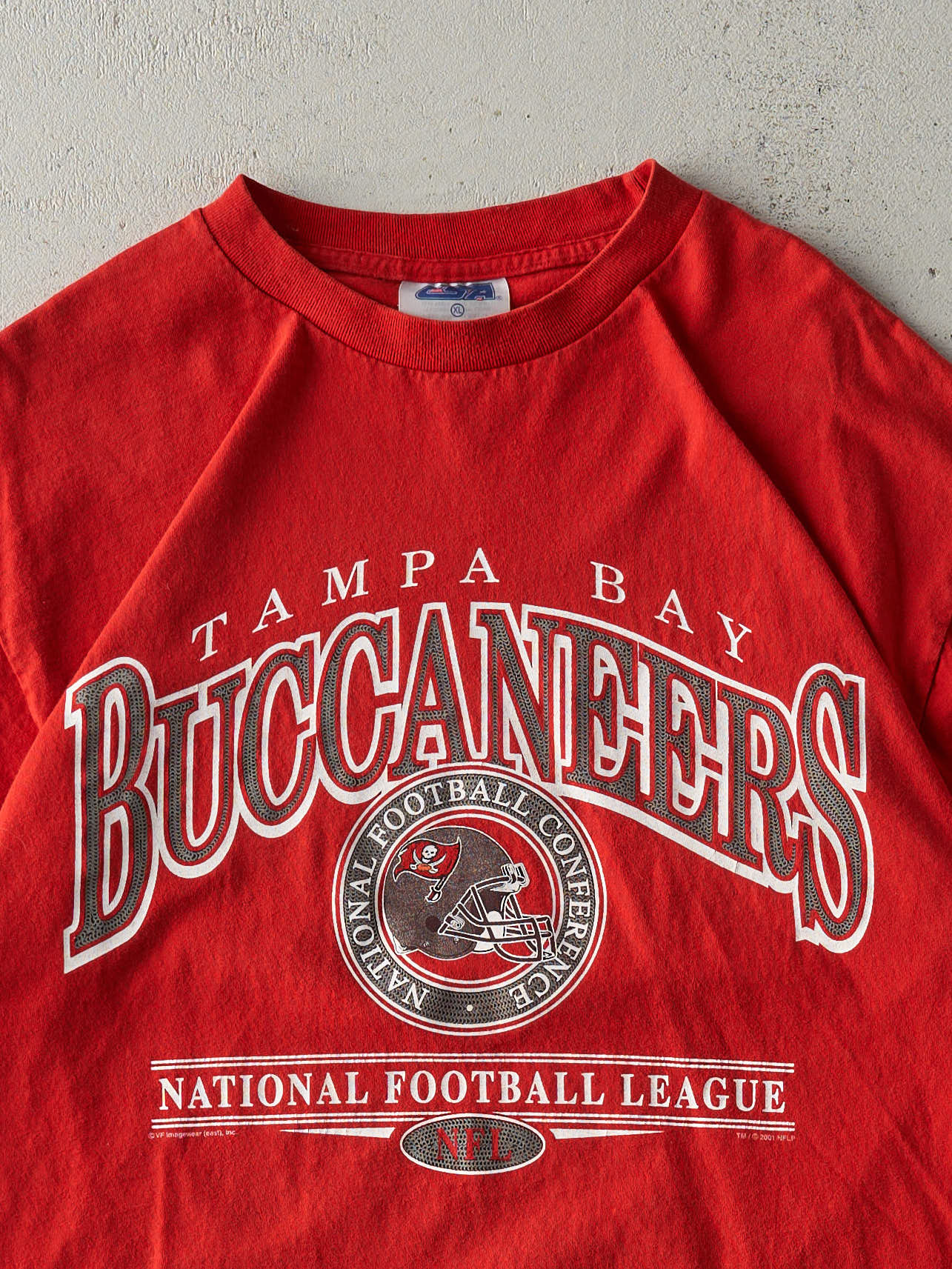 Vintage 01' Red Tampa Bay Buccaneers Tee (L)