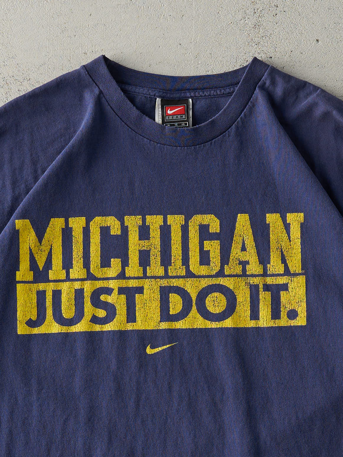 Vintage Y2K Navy Blue University of Michigan Nike Tee (L/XL)