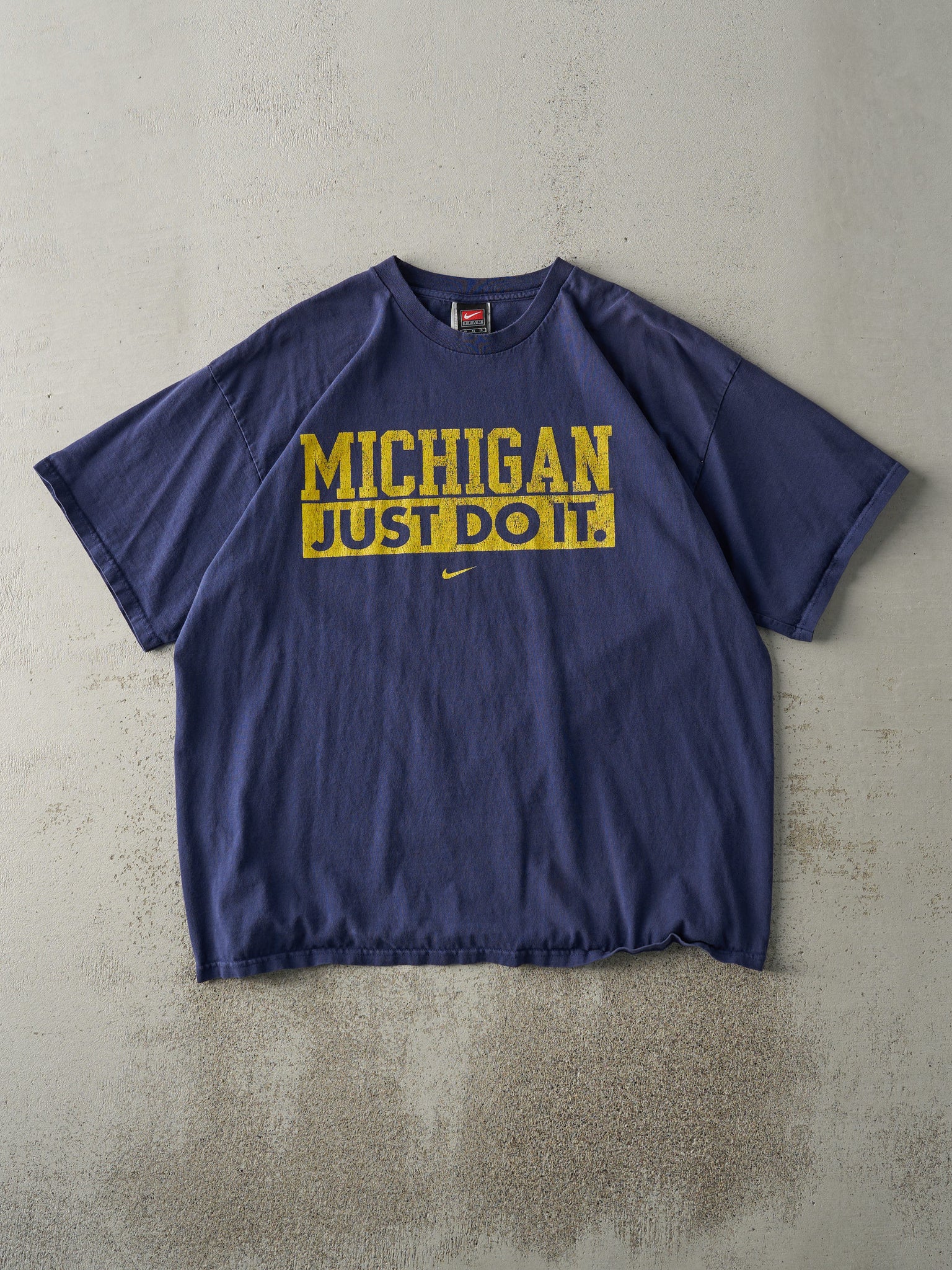 Vintage Y2K Navy Blue University of Michigan Nike Tee (L/XL)