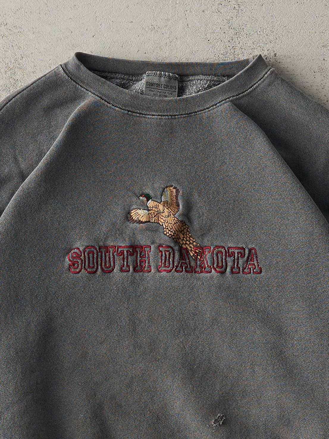 Vintage 90s Charcoal Grey Embroidered South Dakota Boxy Crewneck (L/XL)