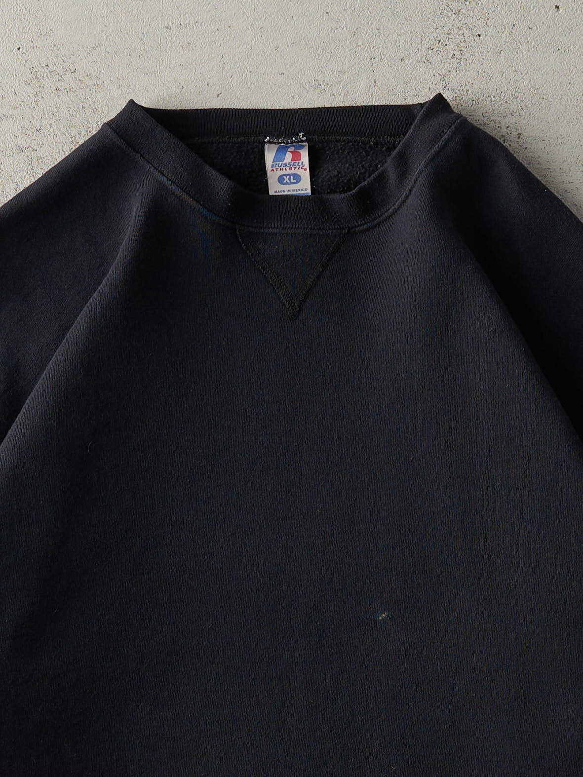 Vintage Y2K Black Russell Athletic Blank Boxy Crewneck (L)