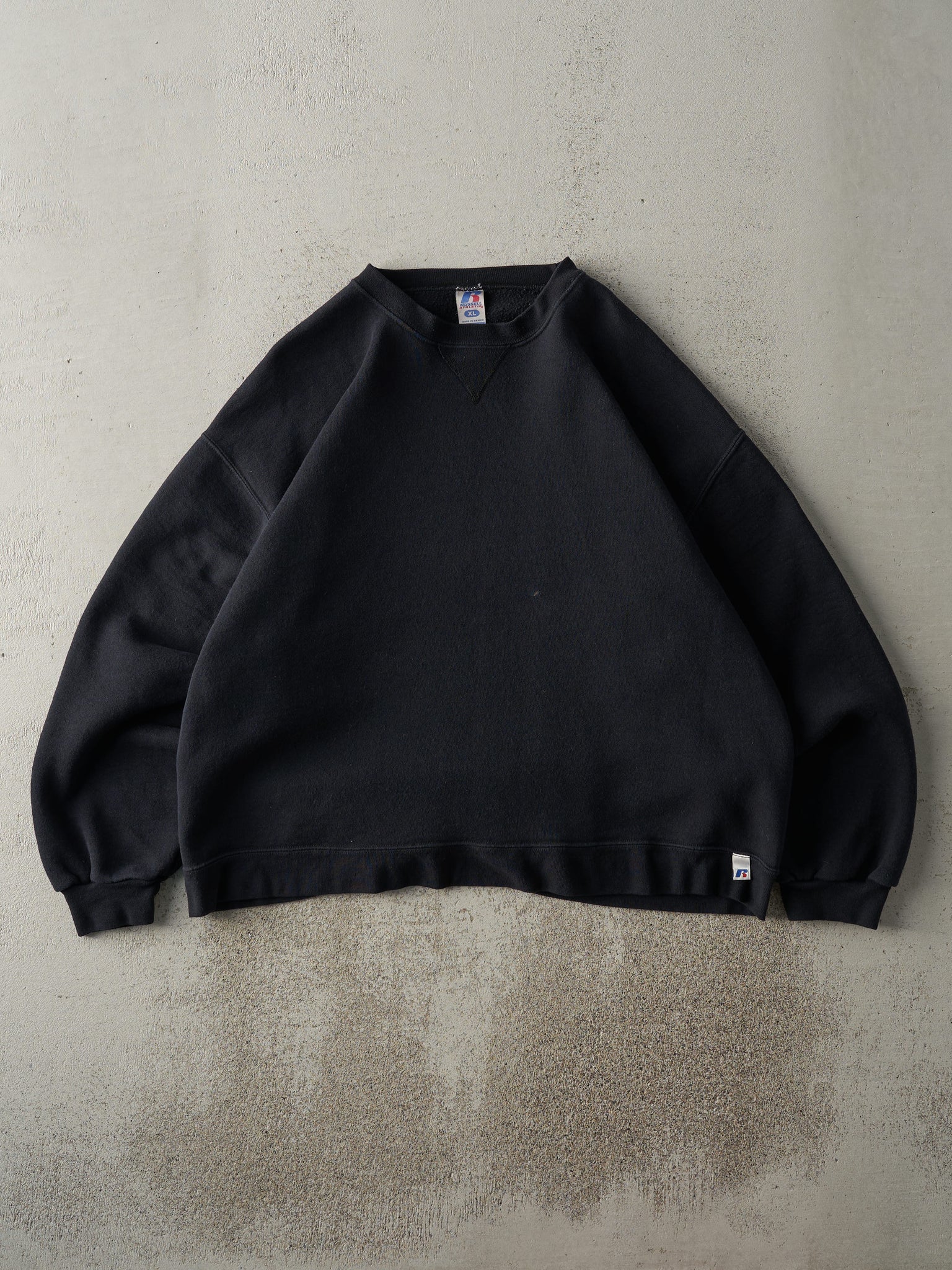 Vintage Y2K Black Russell Athletic Blank Boxy Crewneck (L)