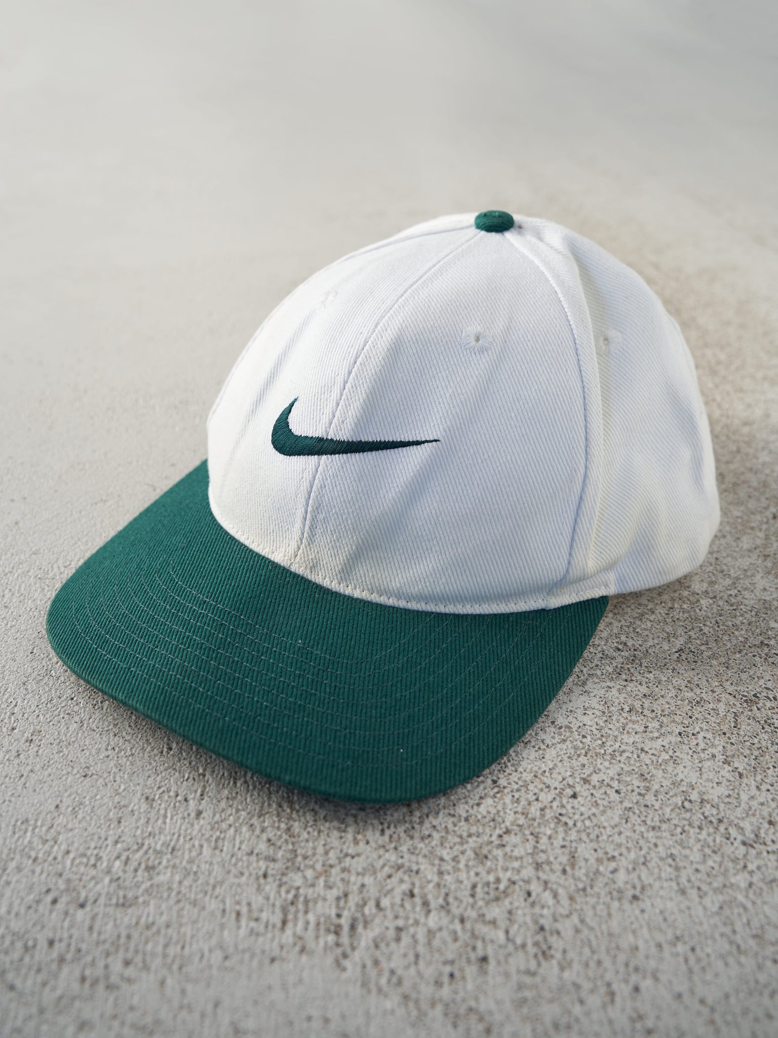 Vintage 90s White & Green Embroidered Nike Snapback Hat