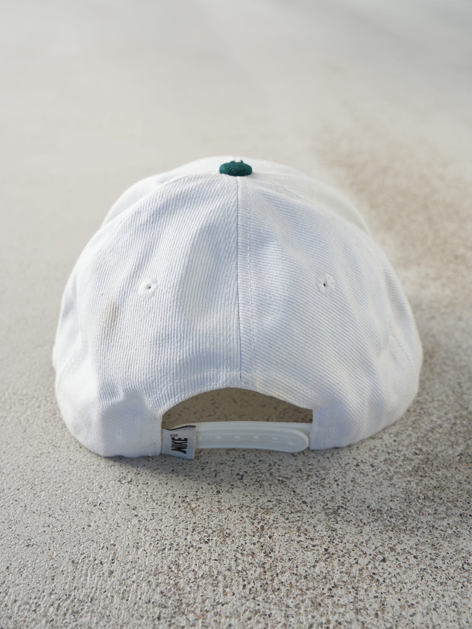 Vintage 90s White & Green Embroidered Nike Snapback Hat