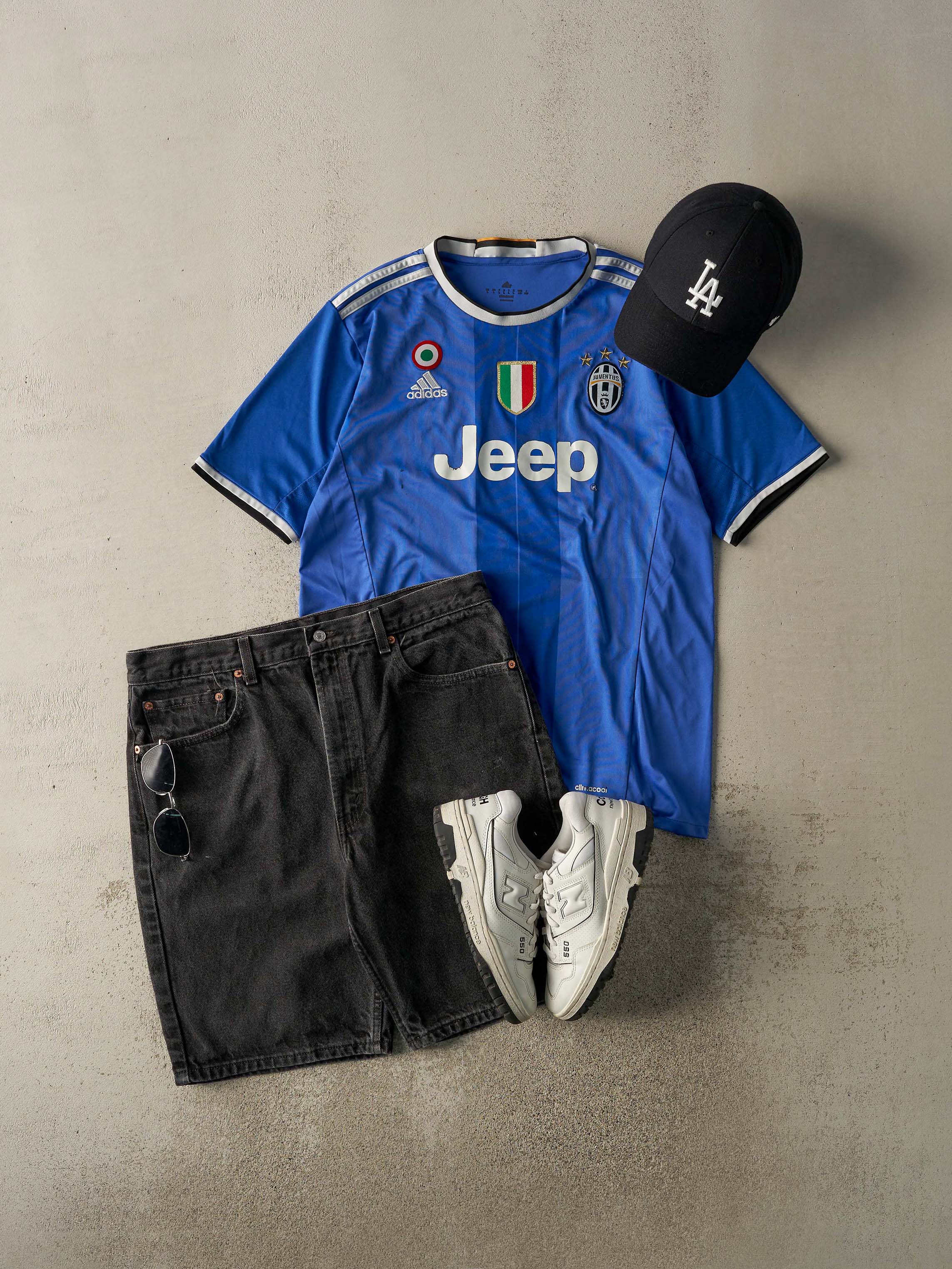 Vintage Y2K Blue Adidas Juventus #21 Paulo Dybala Soccer Jersey (L/XL)