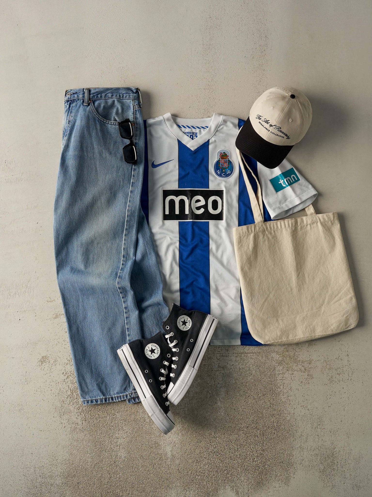 Vintage Y2K Mid Wash Levi's 505 Jeans (34x30)