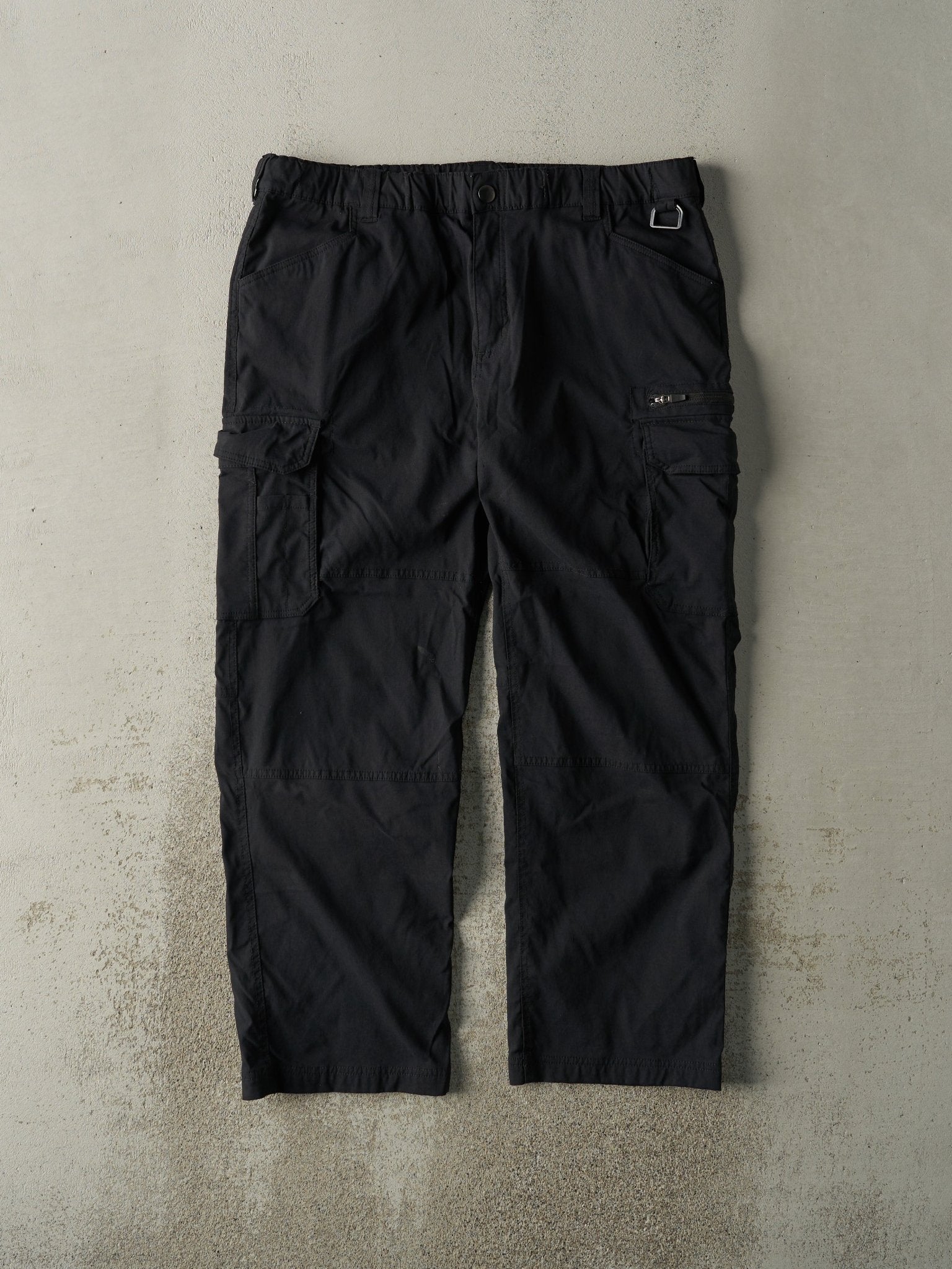 Vintage Y2K Black BC Clothing Cargo Pants (39x29)