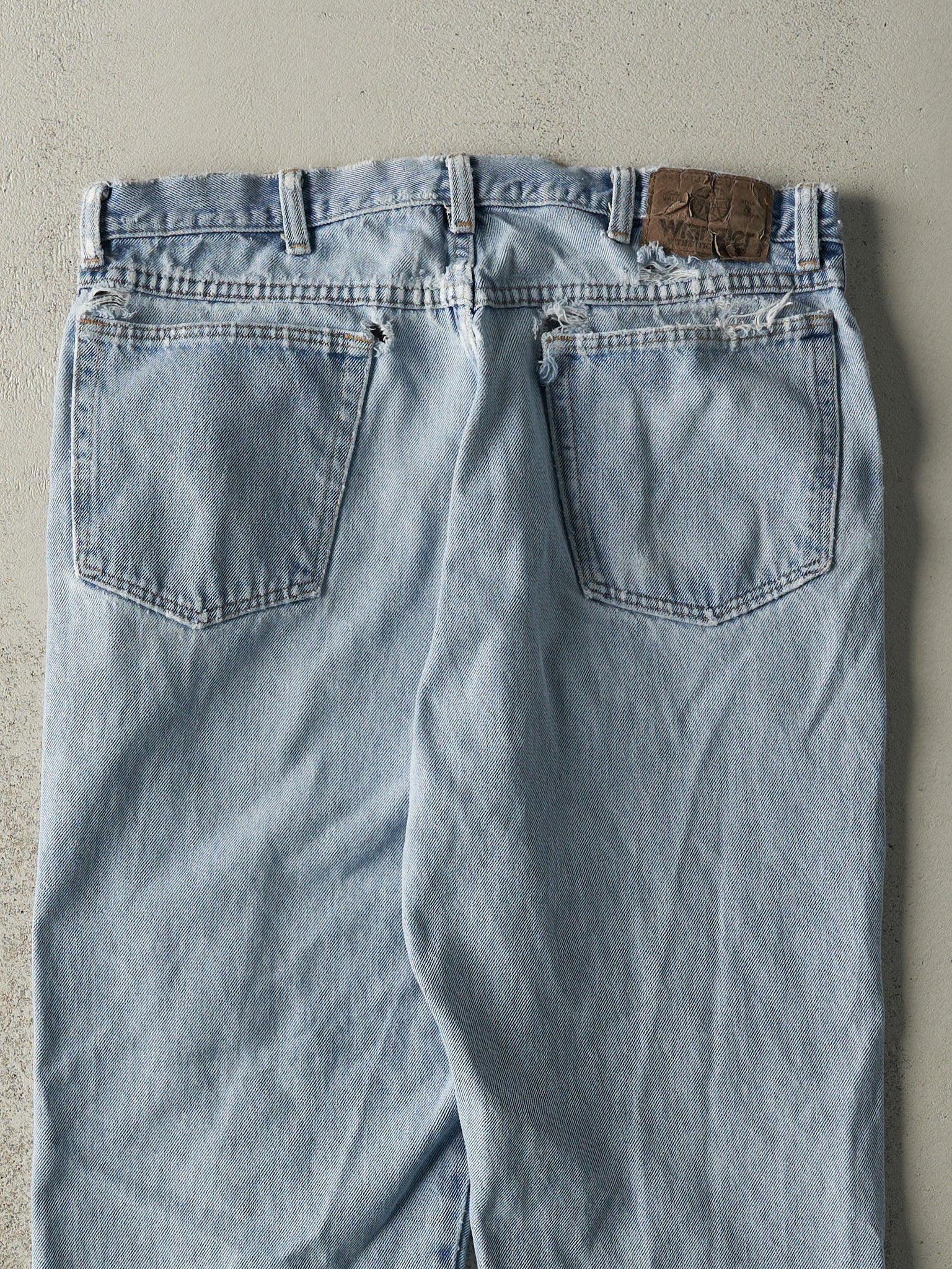 Vintage 90s Light Wash Wrangler Jeans (34x28)