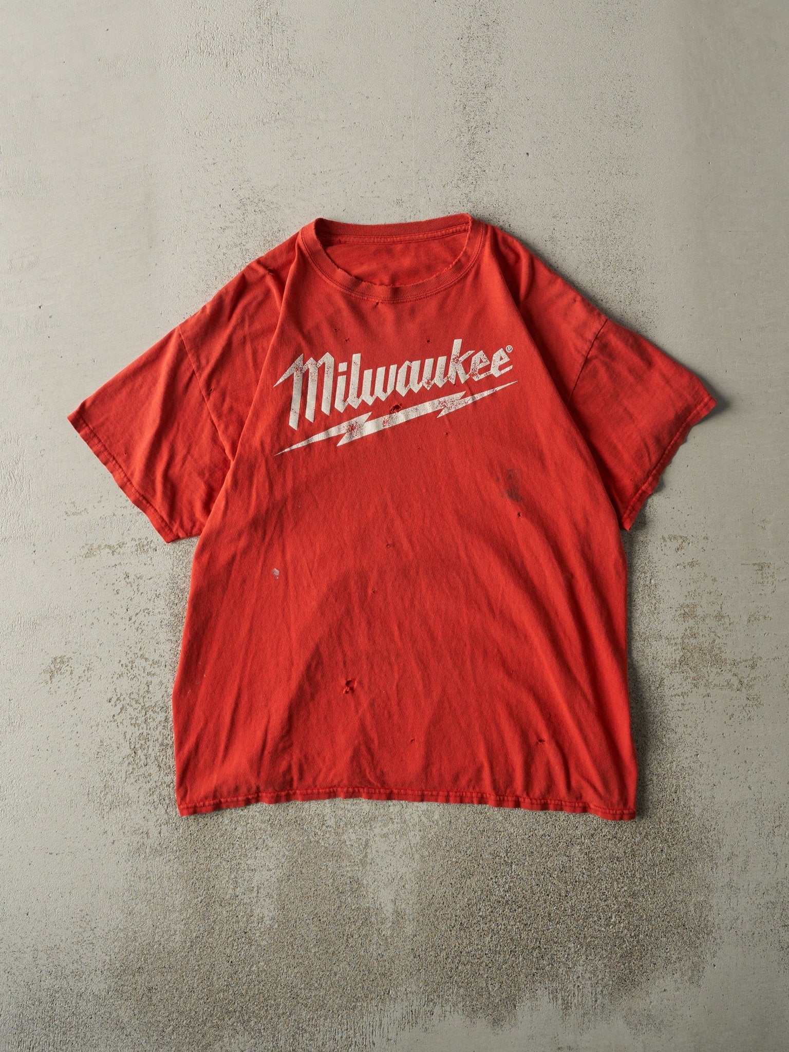 Vintage Y2K Red Milwaukee Tools Tee (L)