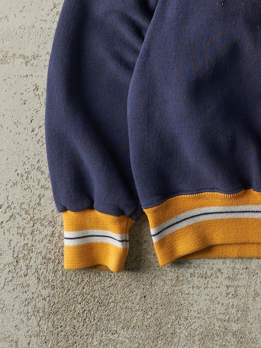 Vintage 90s Navy Blue Notre Dame Fighting Irish Crewneck (M)