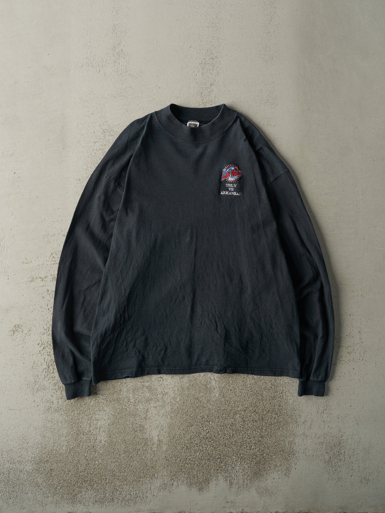 Vintage 01' Black Las Vegas Bowl IX Mock Neck Embroidered Long Sleeve (L)