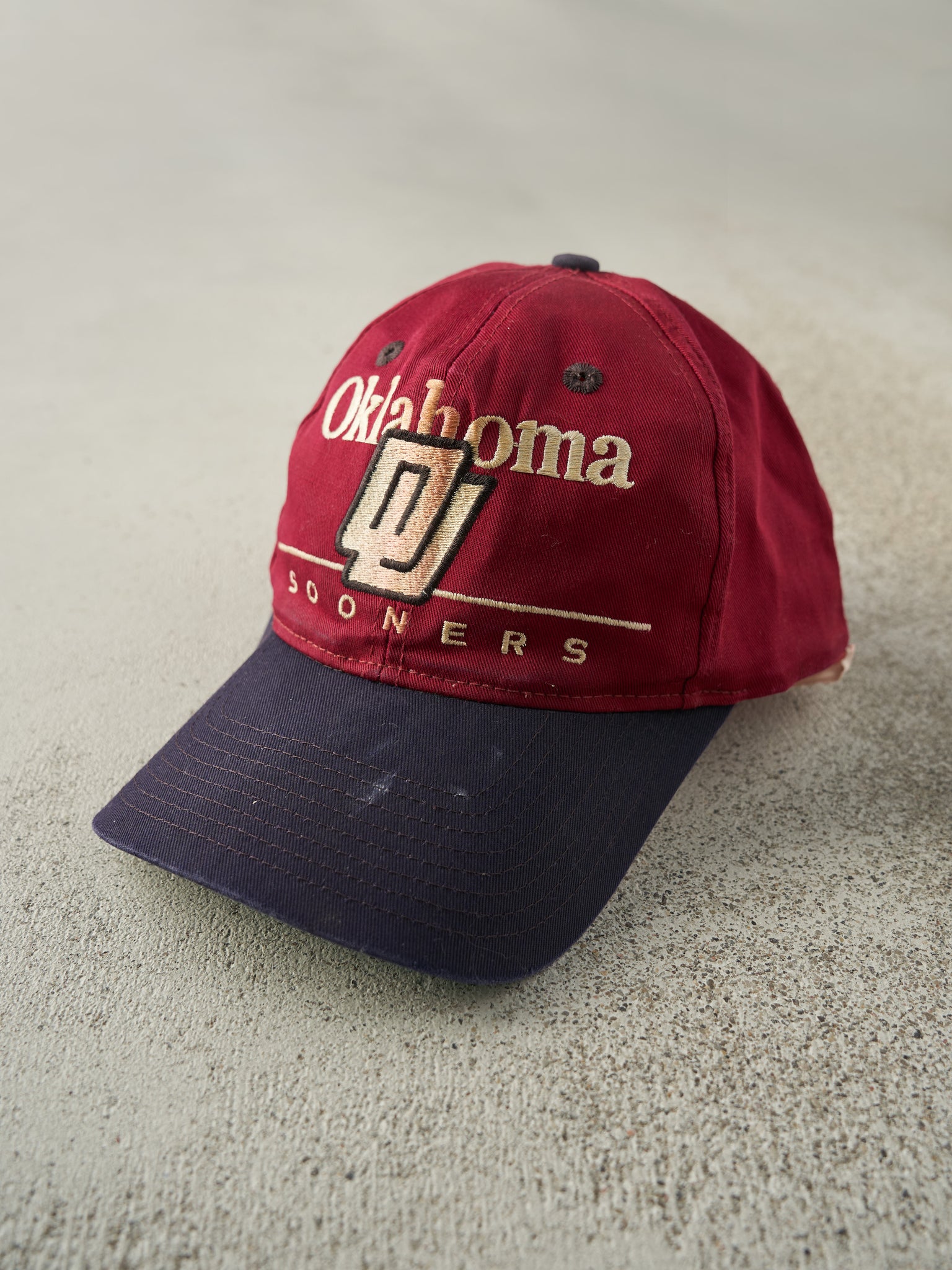 Vintage 90s Red & Navy Oklahoma Sooners Embroidered Snapback