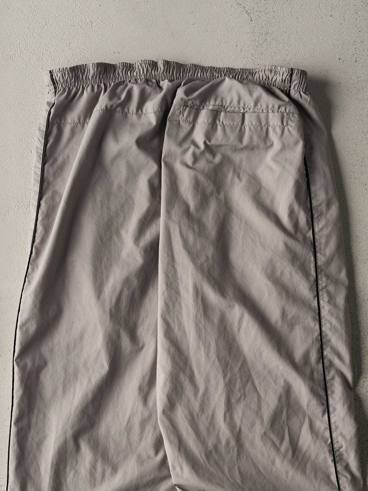 Vintage Y2K Grey Nike Windbreaker Pants (33x32.5)