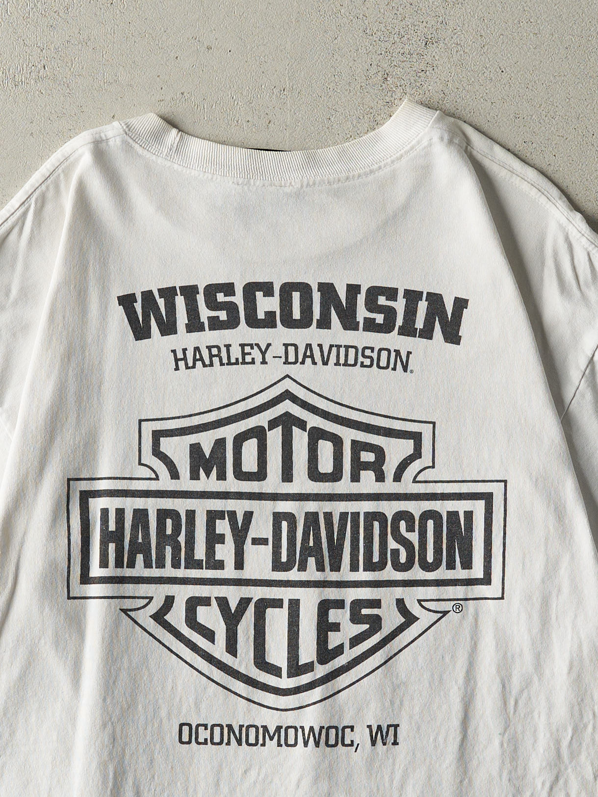 16' White Oconomowoc WI Harley Davidson Tee (M)