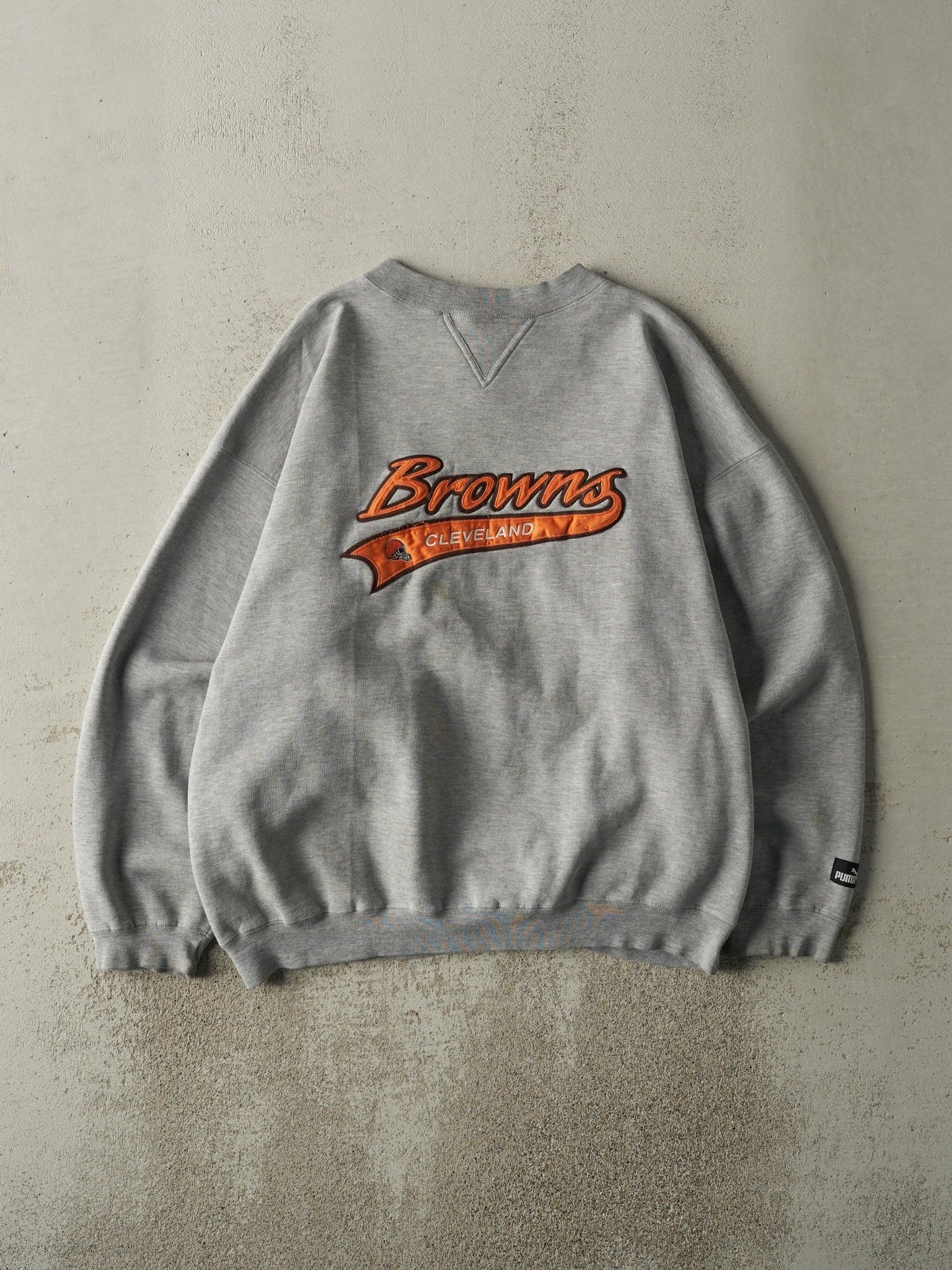 Vintage 90s Grey Embroidered Cleveland Browns Crewneck (L)