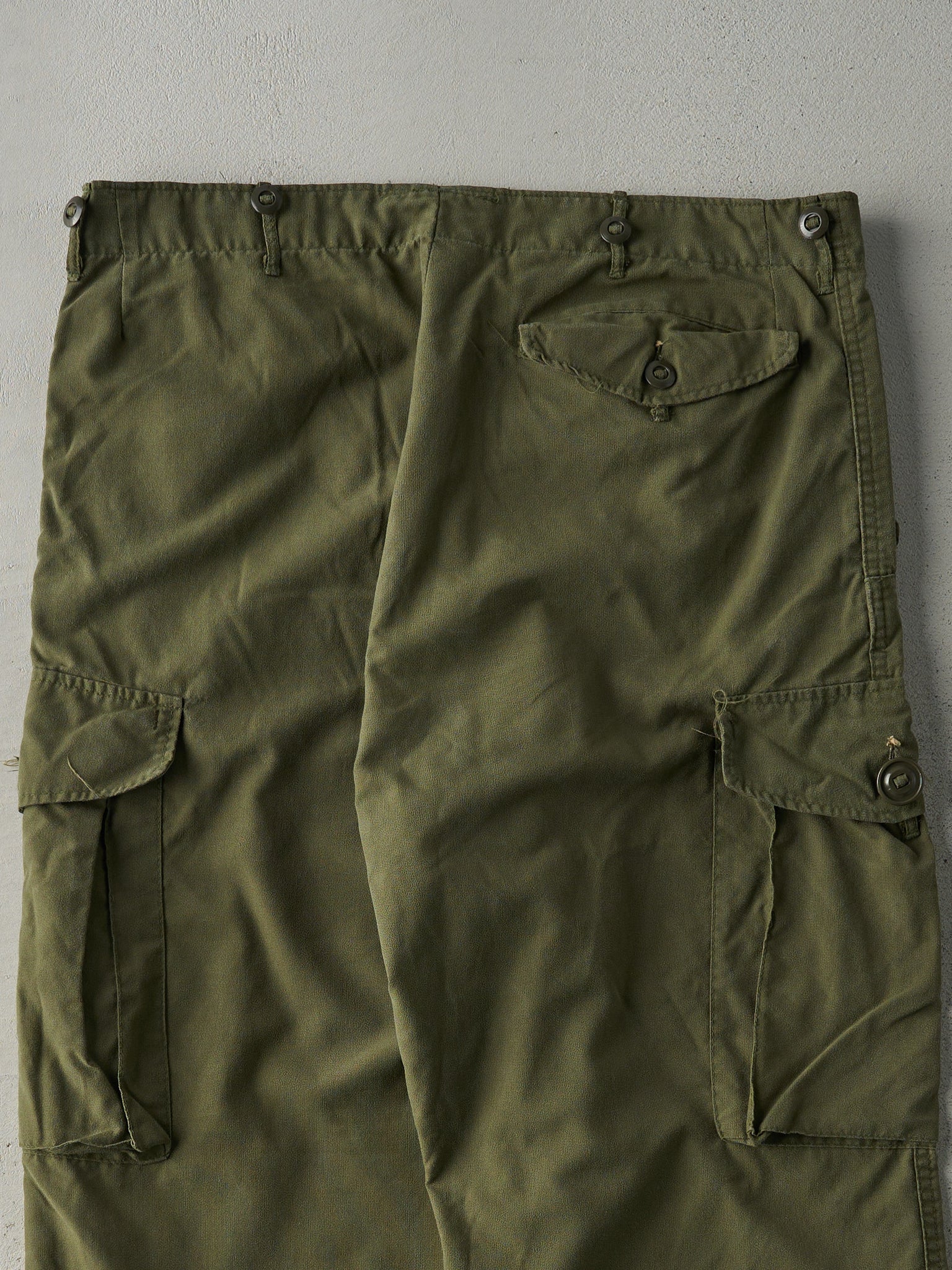 Vintage 90s Army Green Military Parachute Pants (38x31)