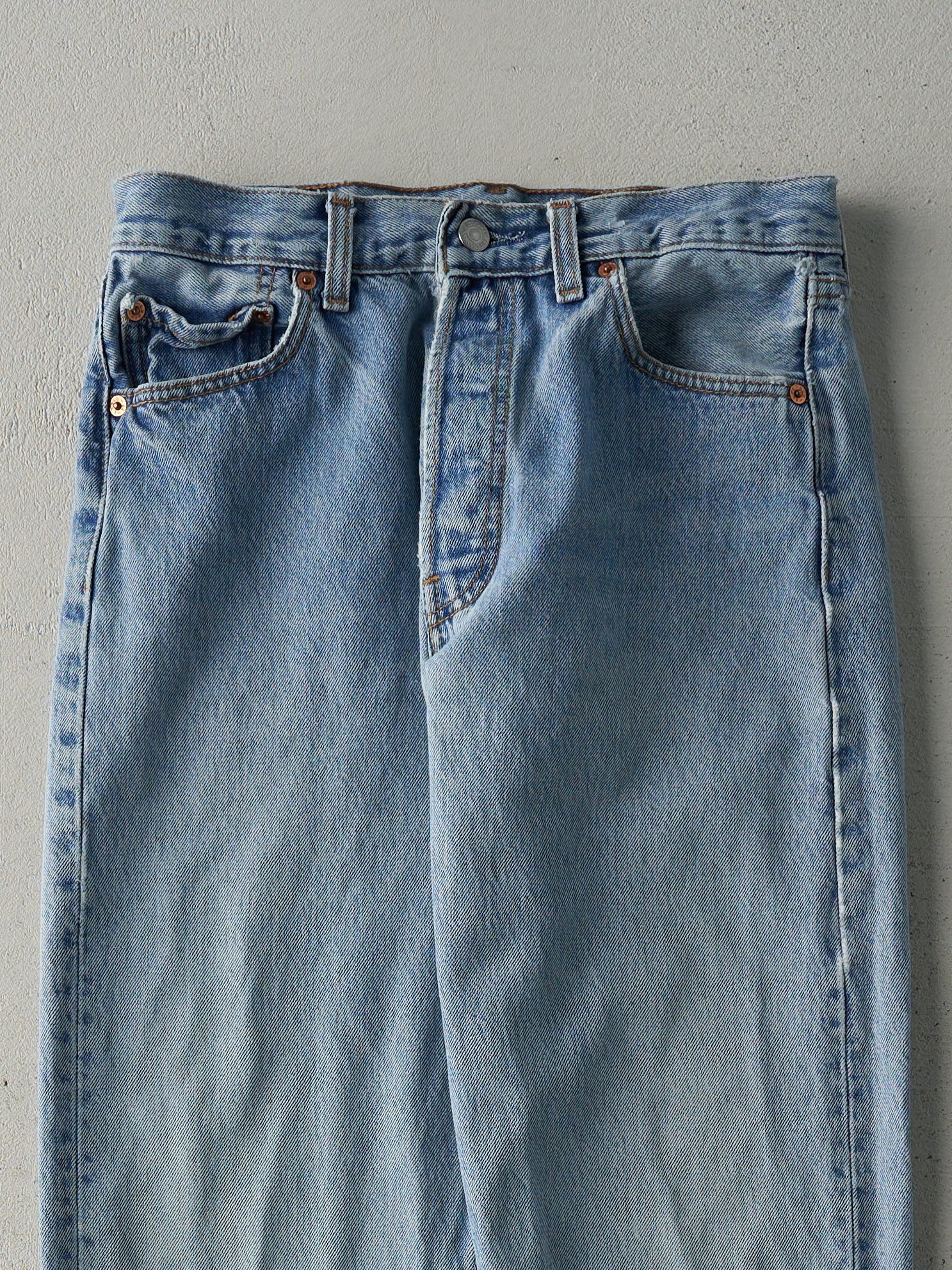 Vintage 90s Light Wash Levi's 501 Jeans (28x33)