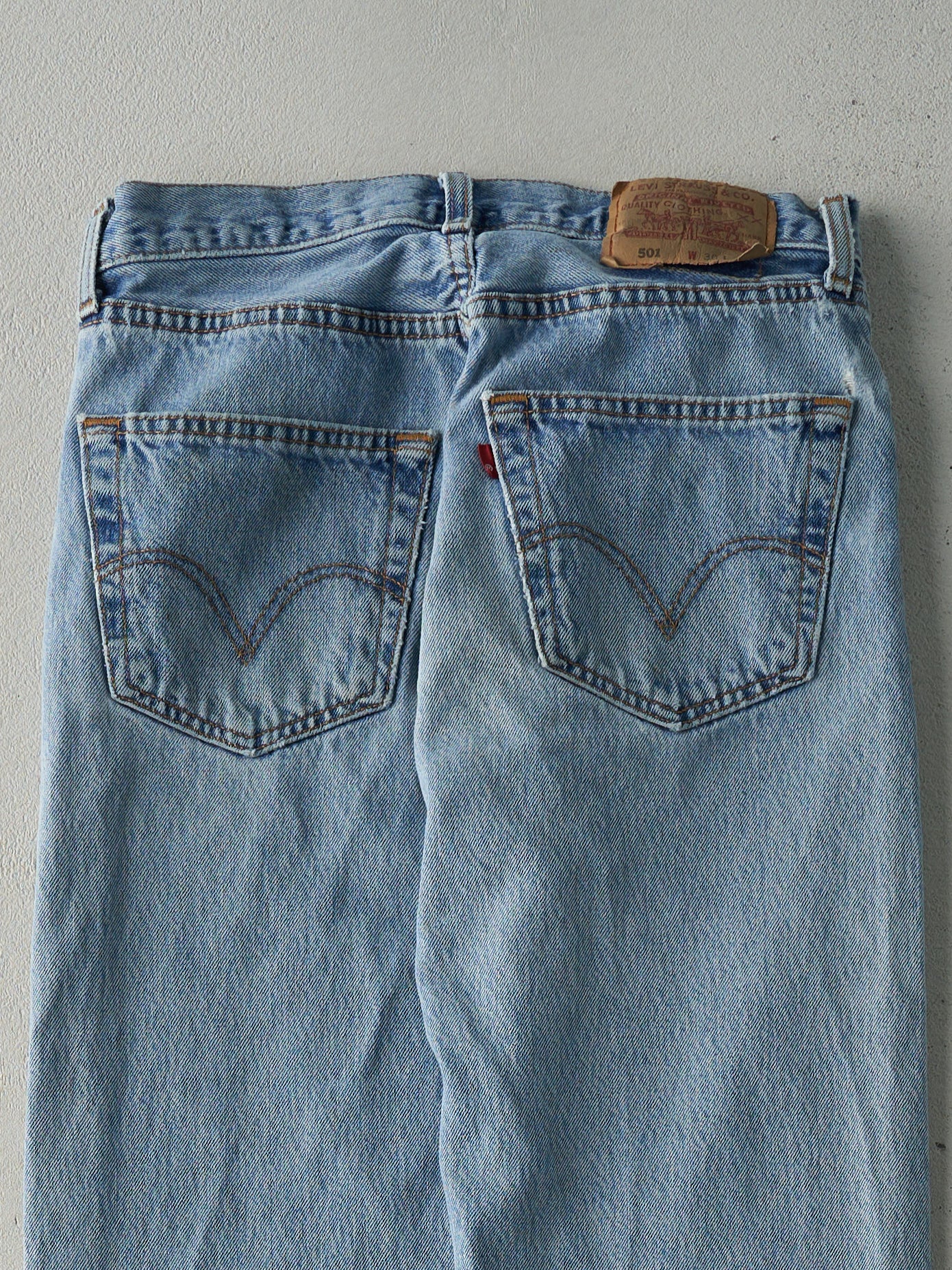 Vintage 90s Light Wash Levi's 501 Jeans (28x33)