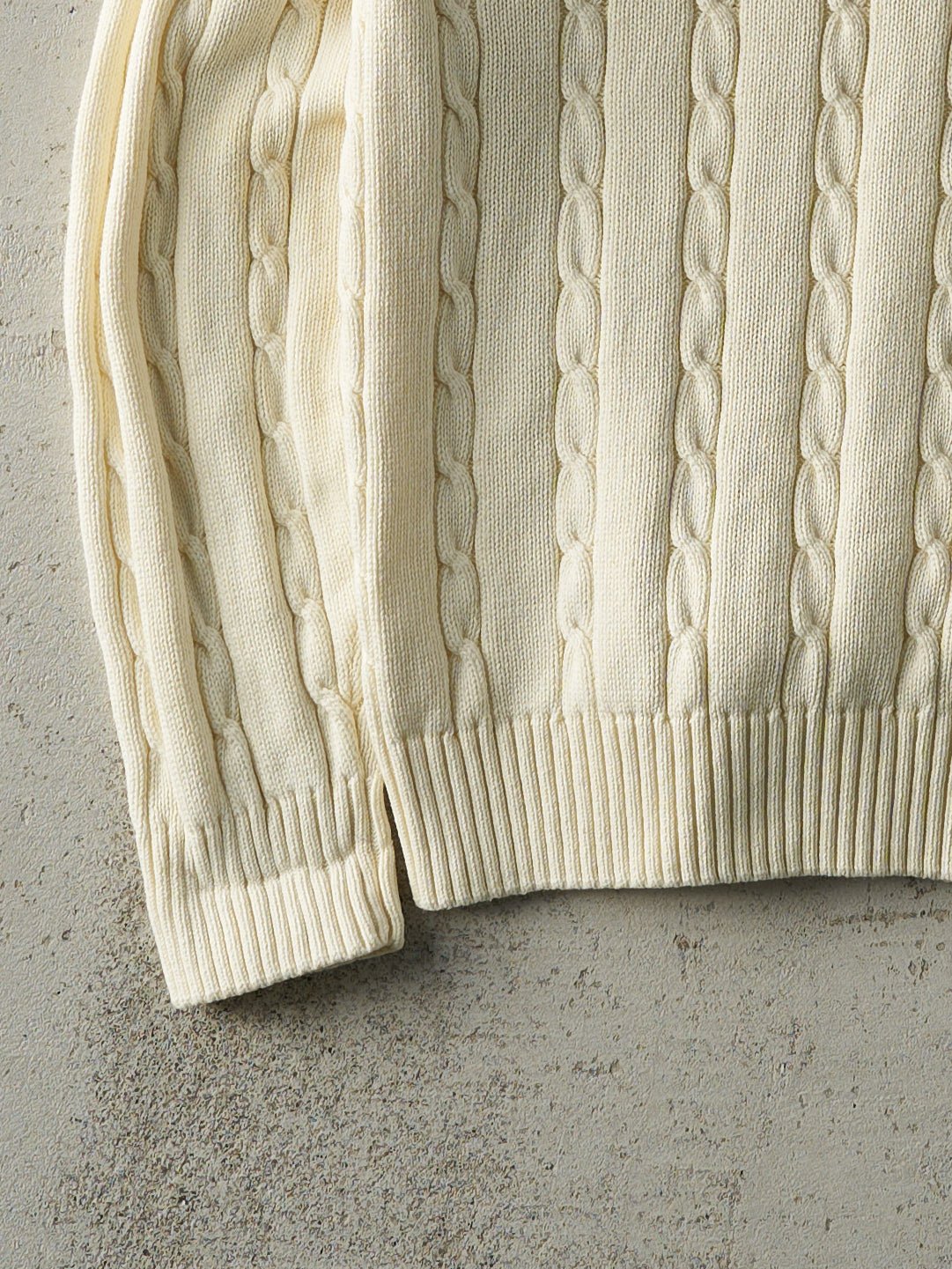 Vintage 90s Beige Tommy Hilfiger Cable Knit Sweater (M)