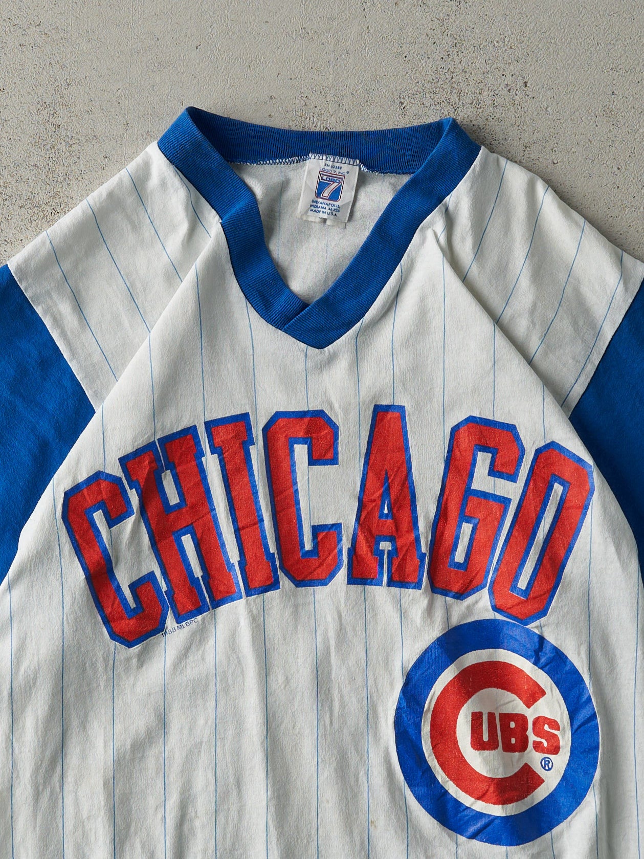 Vintage 88' White and Blue Chicago Cubs Jersey Style Tee (XS)