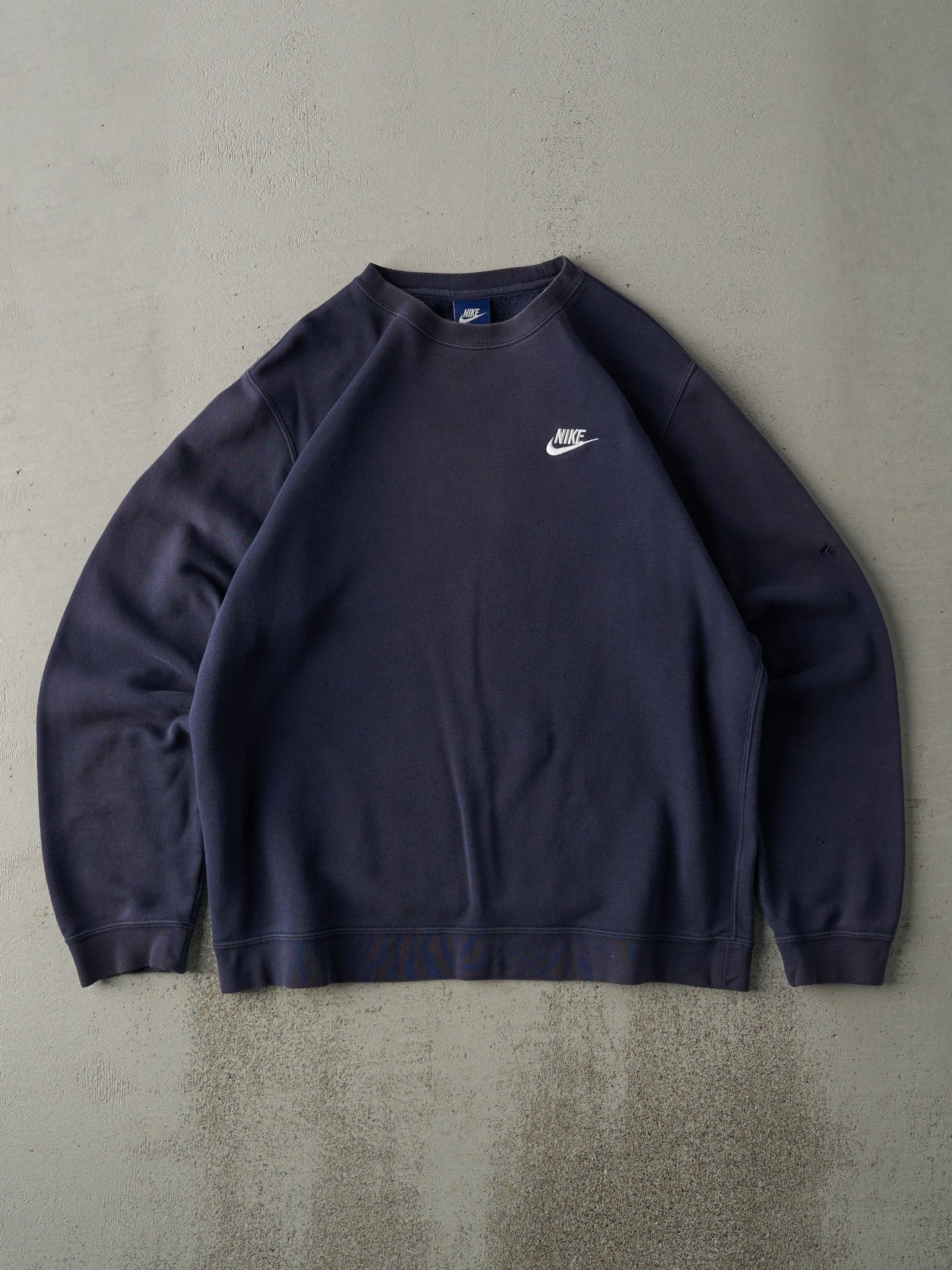 Vintage Y2K Navy Blue Nike Crewneck (L)