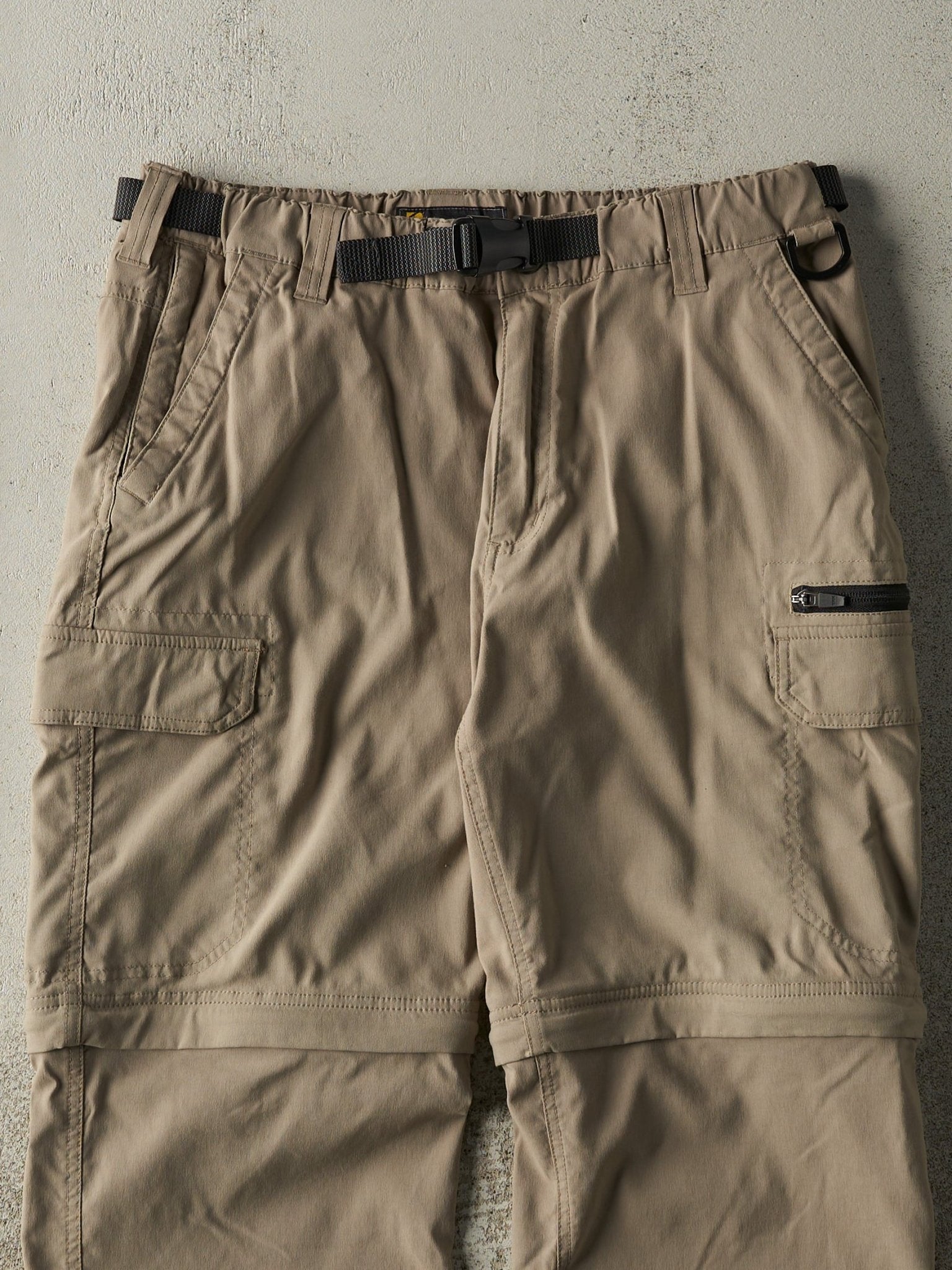 Vintage Y2K Beige Zip Off BC Clothing Cargo Pants (34x30)