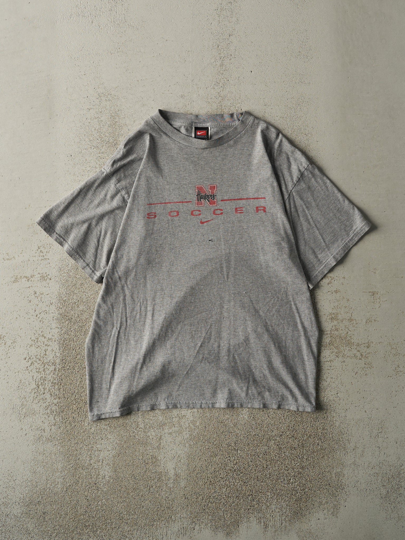 Vintage Y2K Grey Nebraska Cornhuskers Soccer Nike Tee (M)