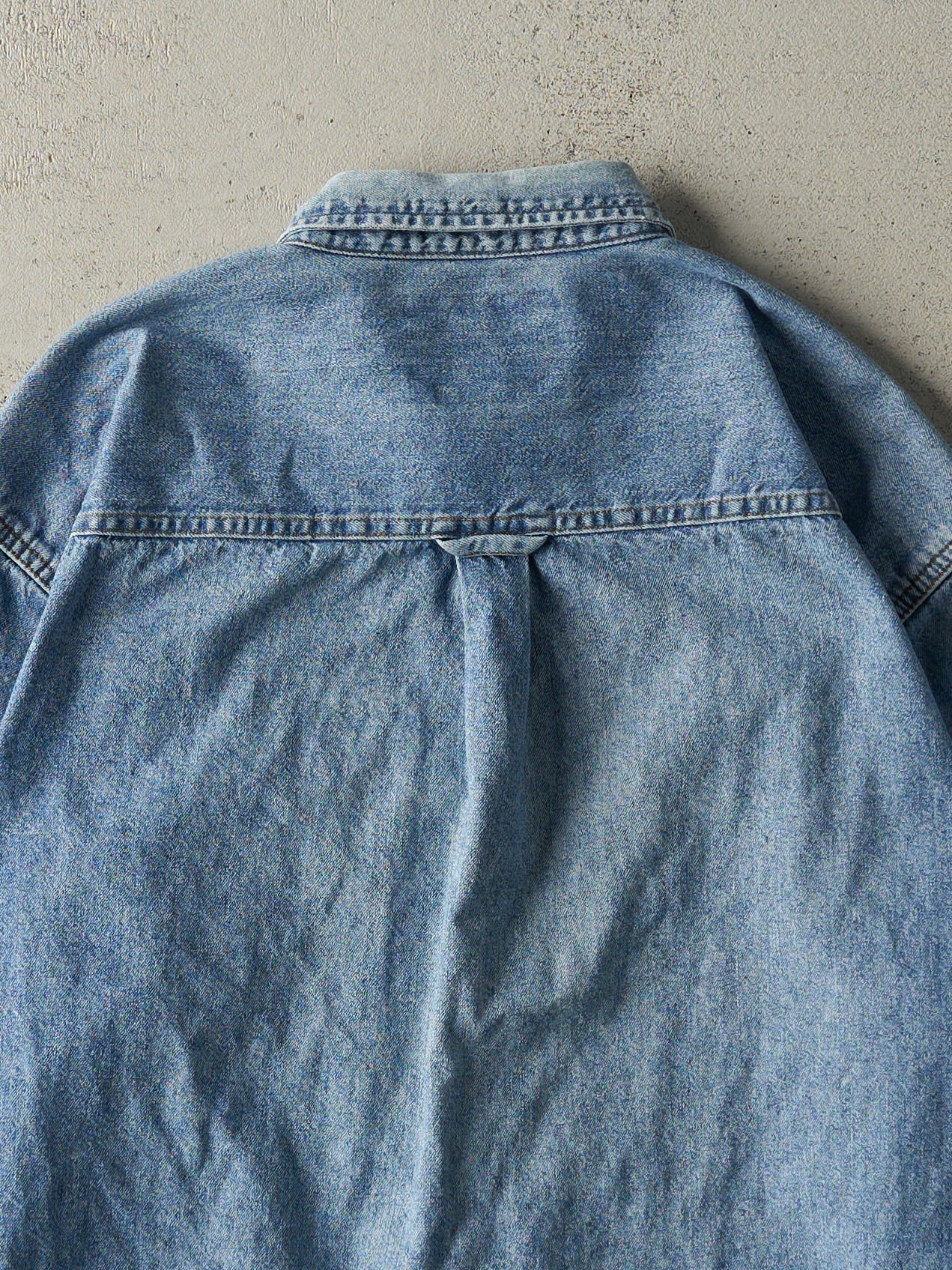 Vintage 80s Mid Wash Levi's Denim Button Up (L/XL)