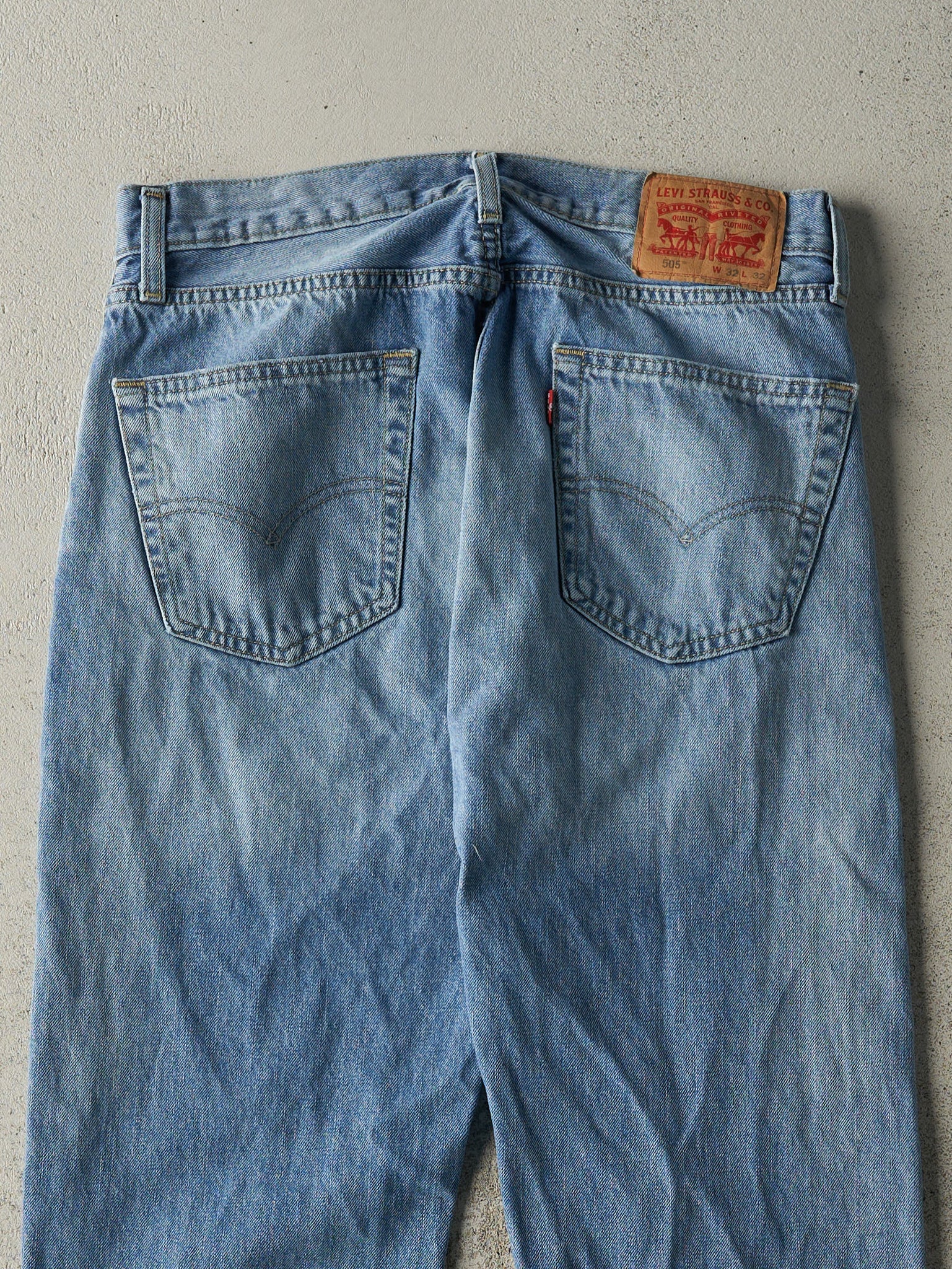 Vintage Y2K Light Wash Levi's 505 Jeans (32x32.5)