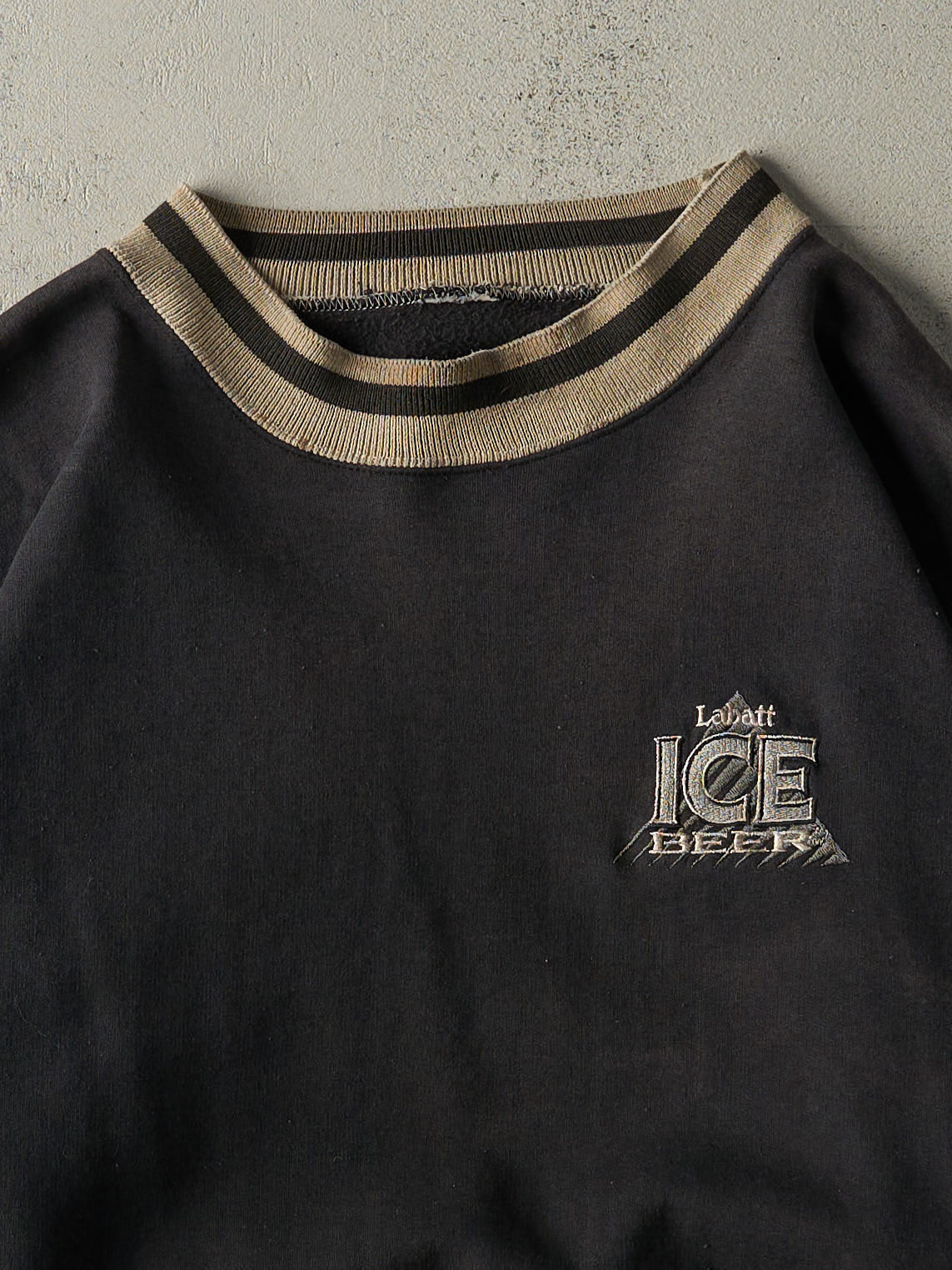 Vintage 90s Black & Beige Embroidered Labatt Ice Beer Crewneck (XL)