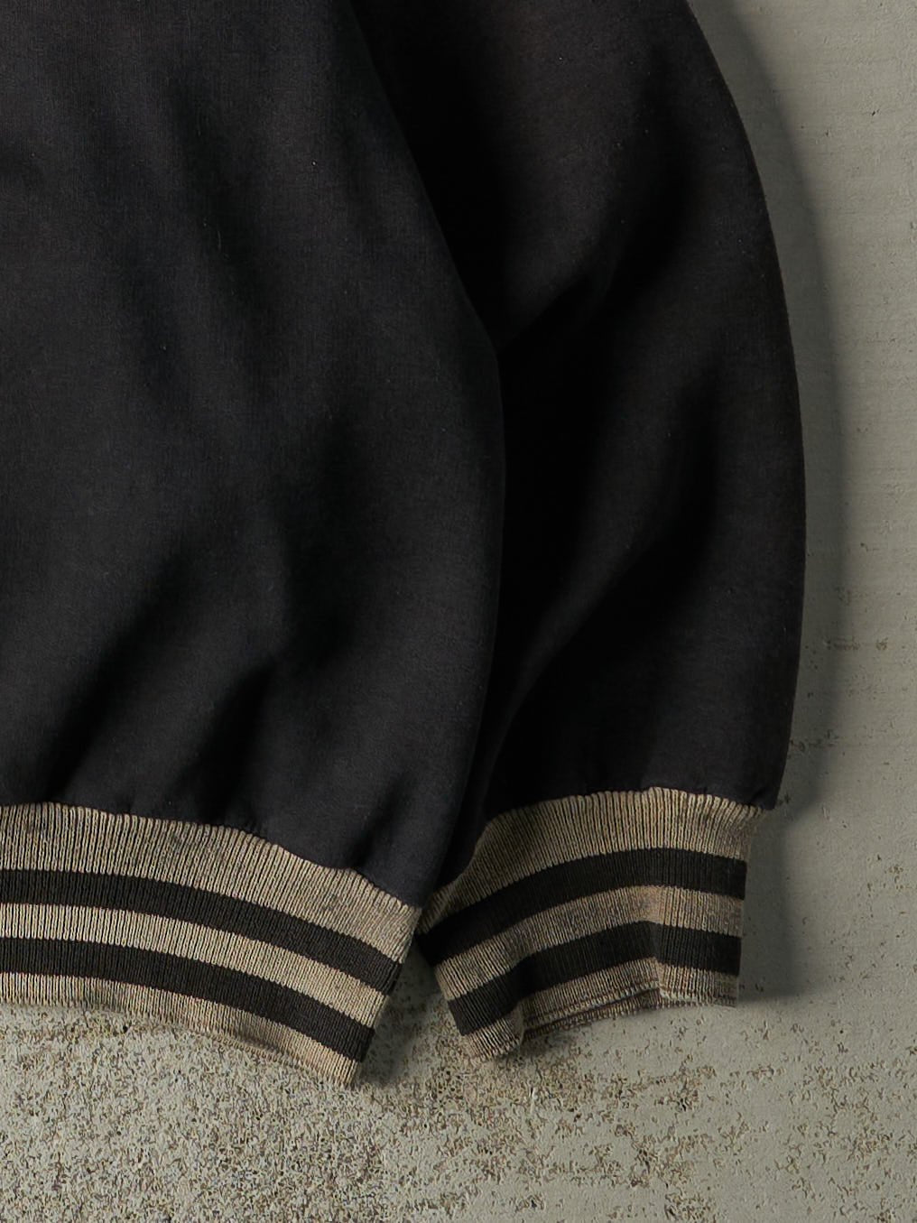 Vintage 90s Black & Beige Embroidered Labatt Ice Beer Crewneck (XL)