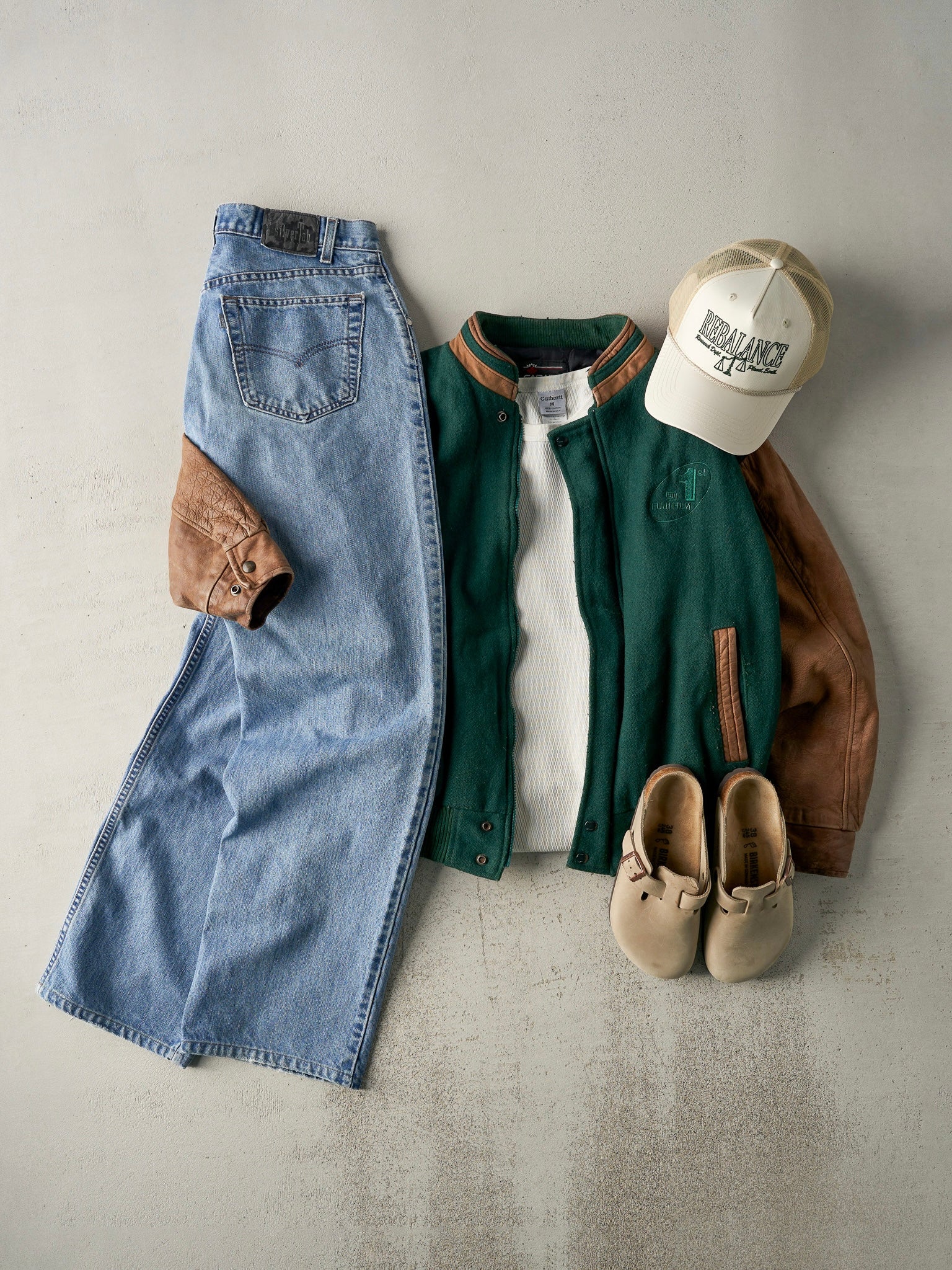 Vintage 90s Light Wash Straight + Relaxed Fit Levi's Silver Tab Jeans (33x32)