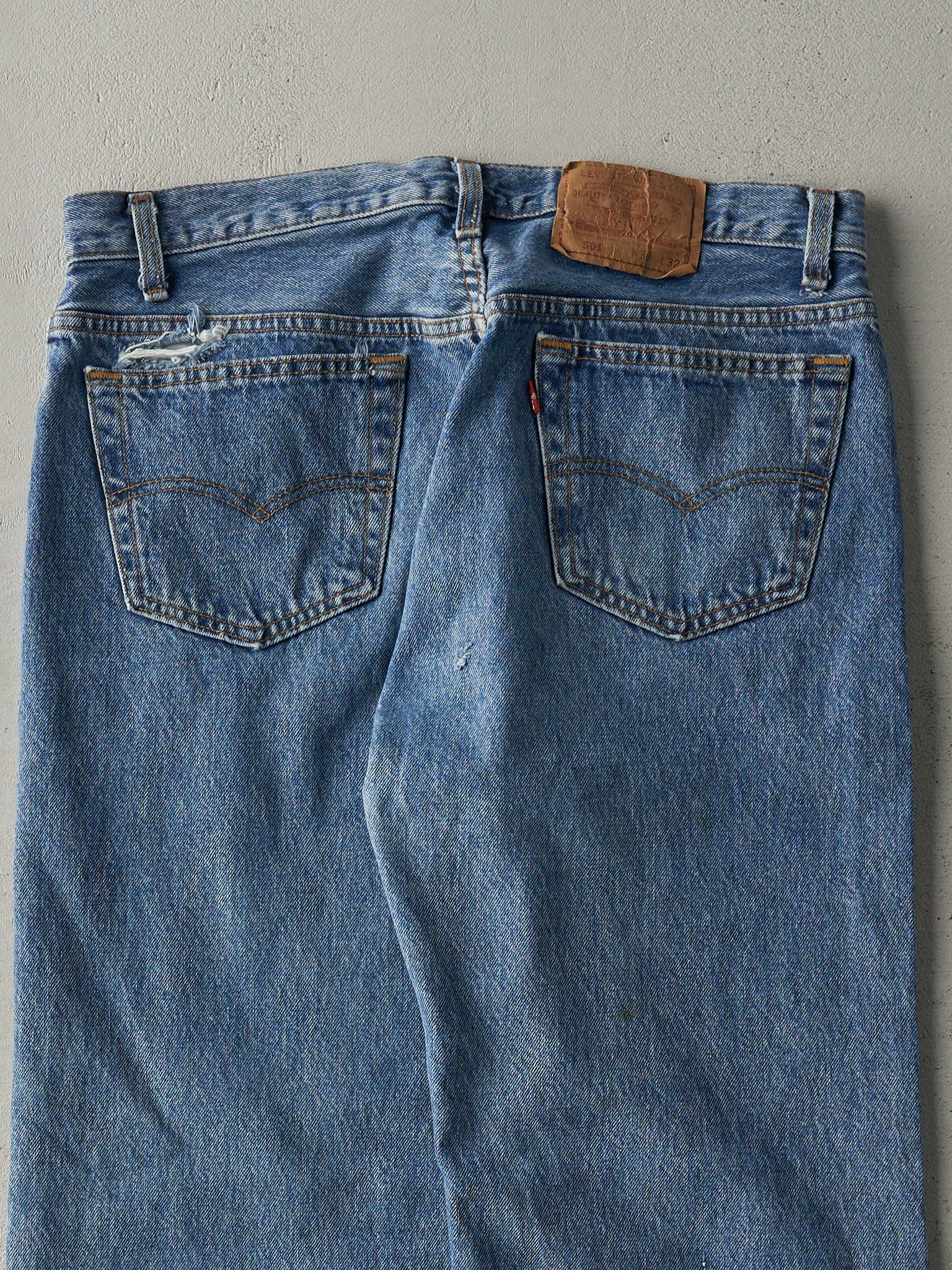 Vintage 80s Light Wash Levi's 501 Jeans (34x28)