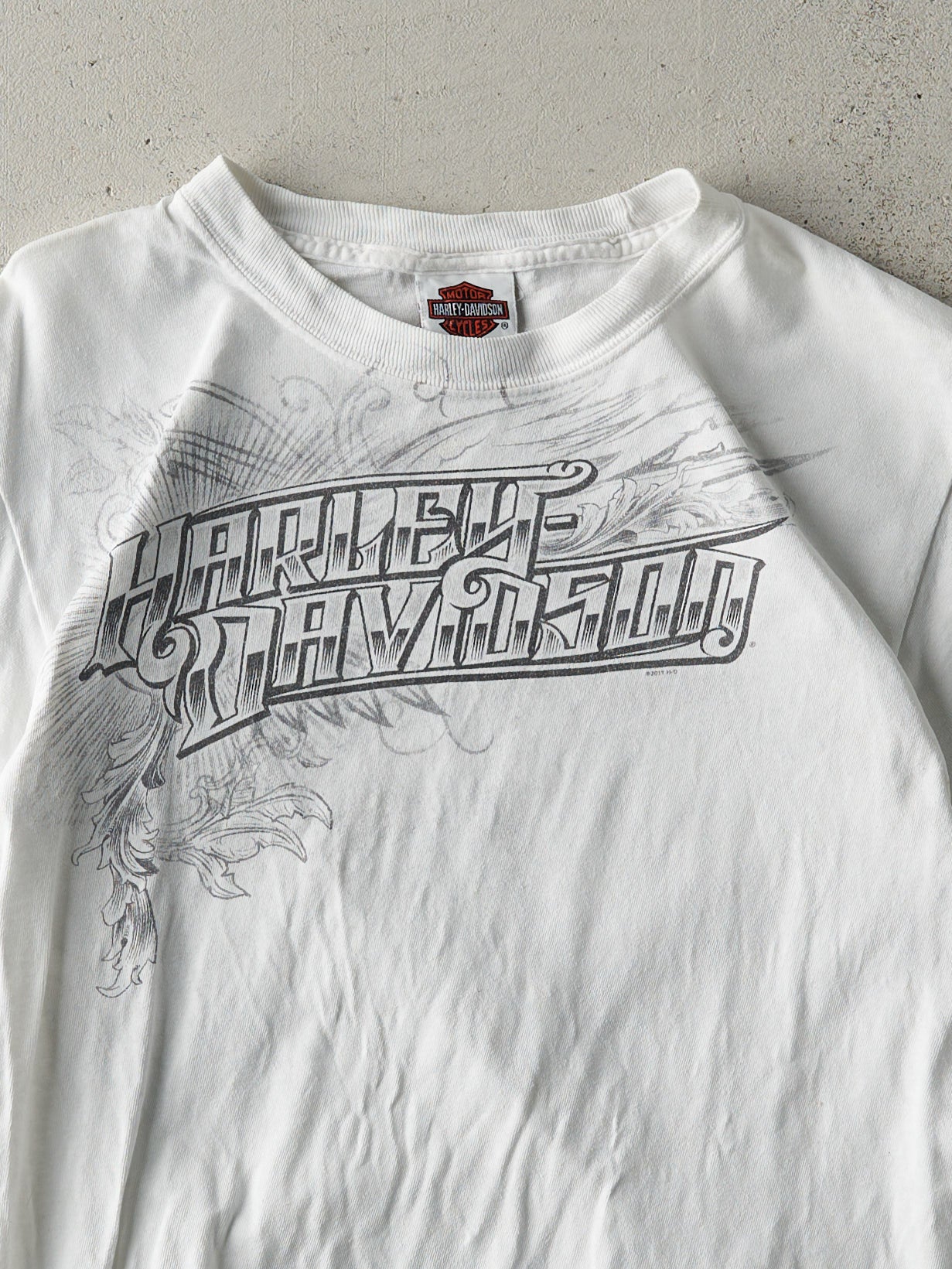 11' White Black Hills South Dakota Harley Davidson Tee (XS)