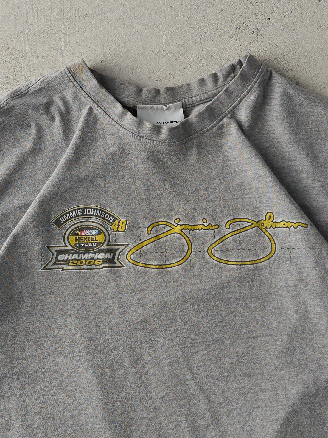 Vintage 06' Grey Nascar Jimmie Johnson Nextel Cup Champion Racing Tee (M)