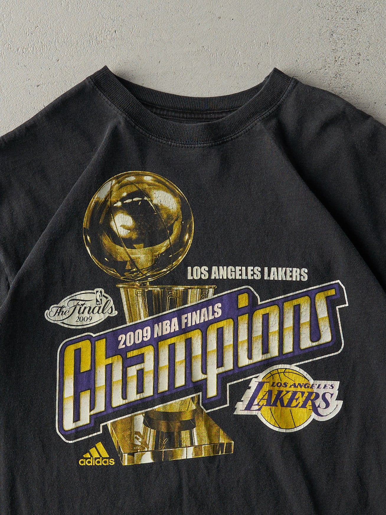 Vintage 09' Faded Black NBA Champions LA Lakers Tee (ML)