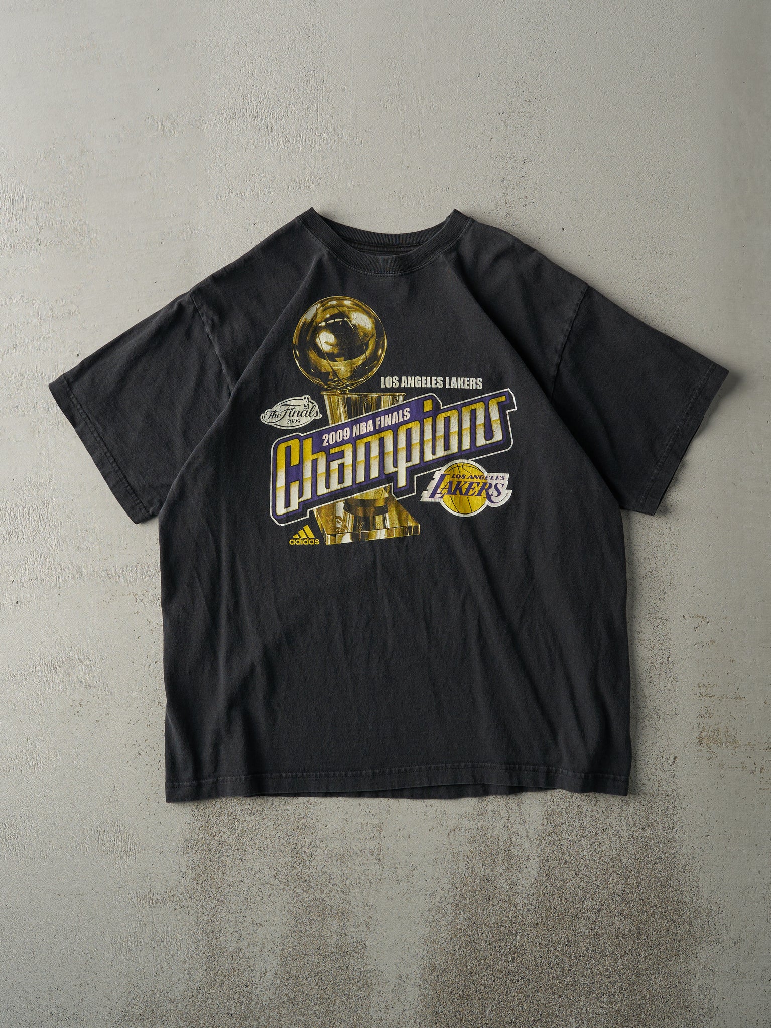 Vintage 09' Faded Black NBA Champions LA Lakers Tee (ML)