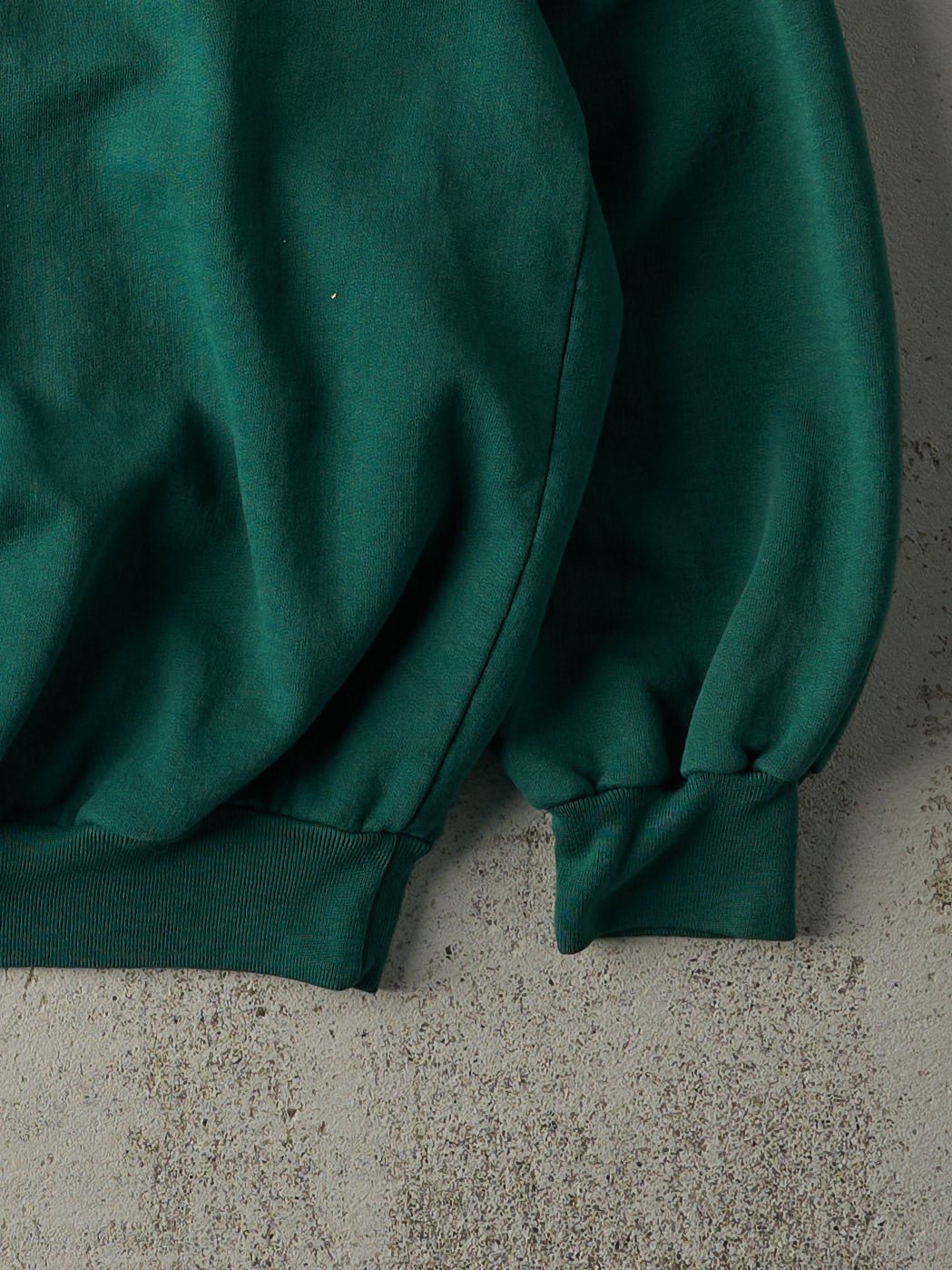 Vintage 90s Green Embroidered Northern Breweries Mock Neck Crewneck (XL)