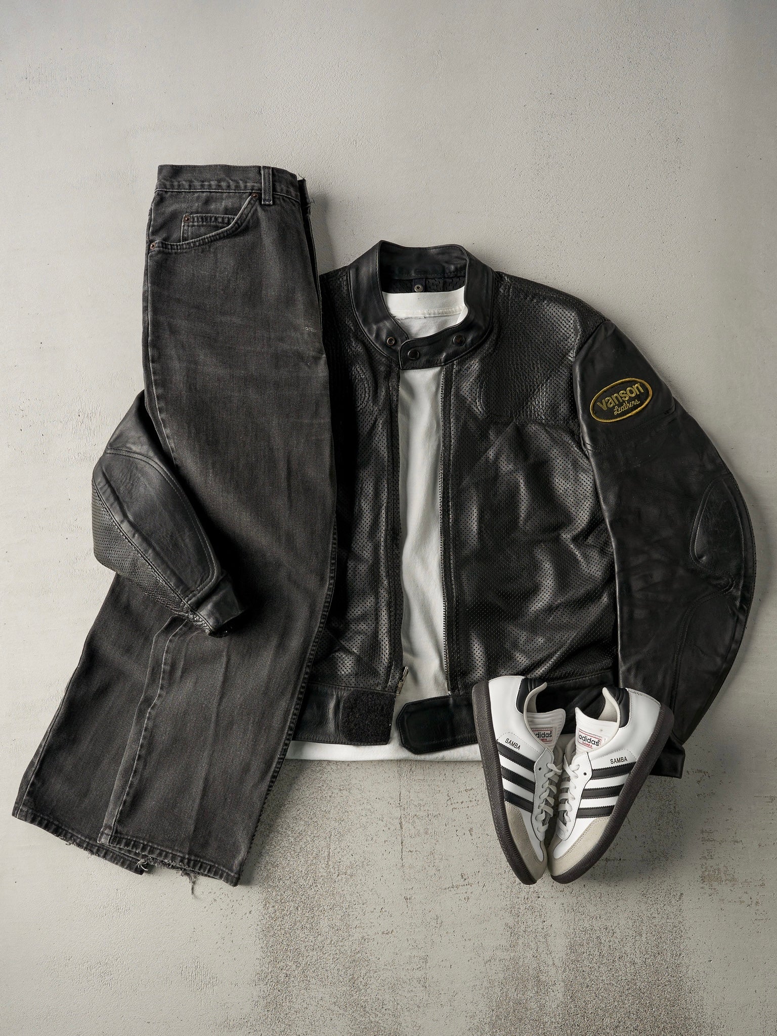 Vintage 90s Black Levi's Denim Pants (32x29)