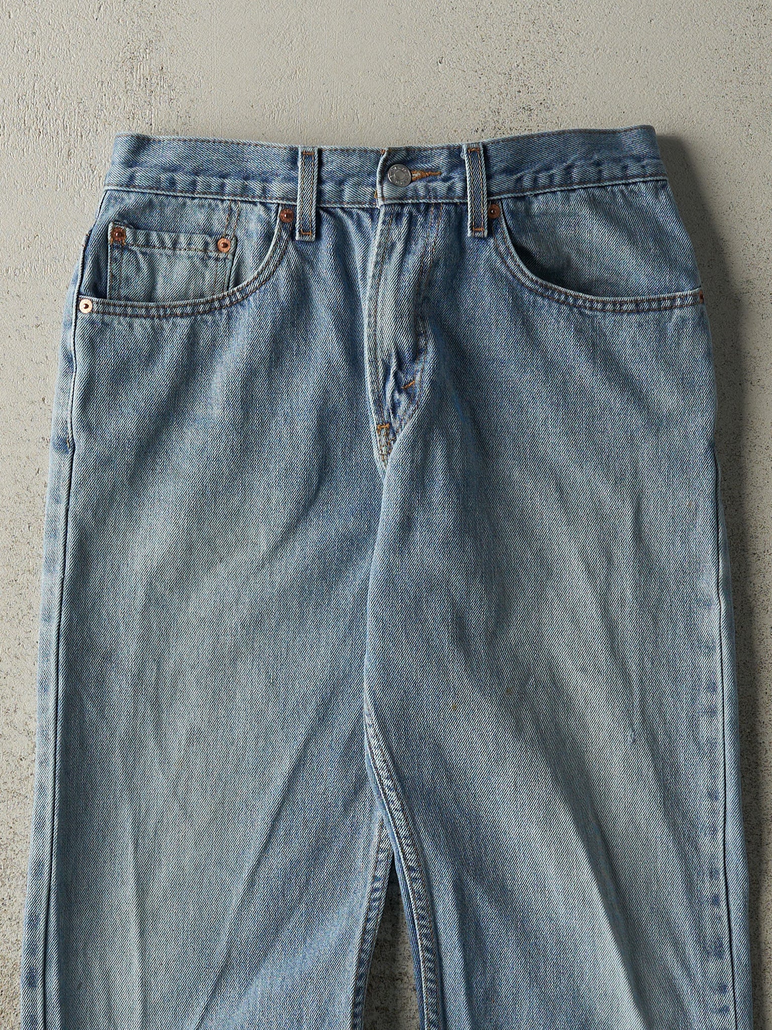 Vintage Y2K Light Wash Levi's Jeans (31x28)