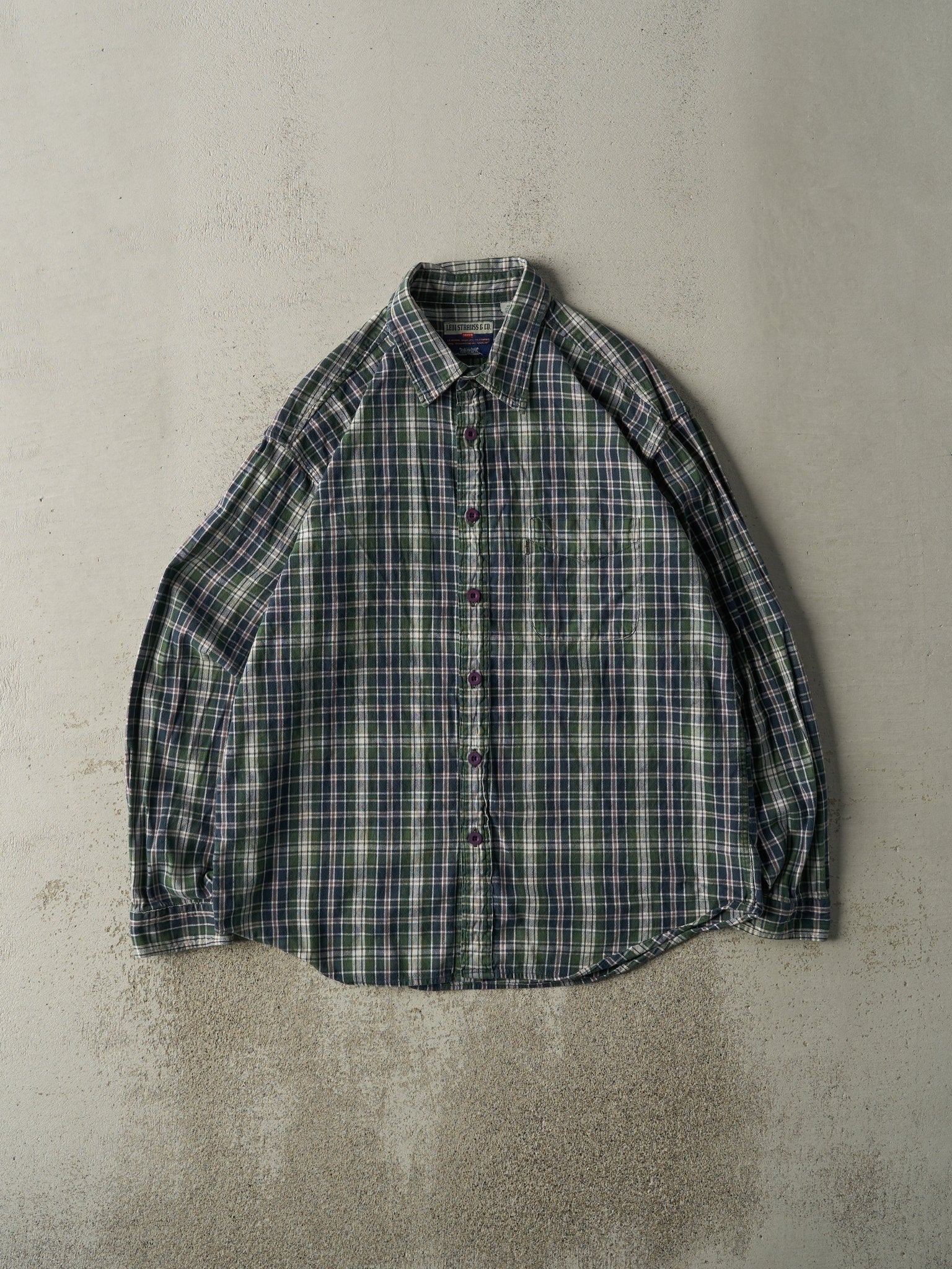 Vintage Y2K Green Plaid Levi's Button Up Long Sleeve (L)