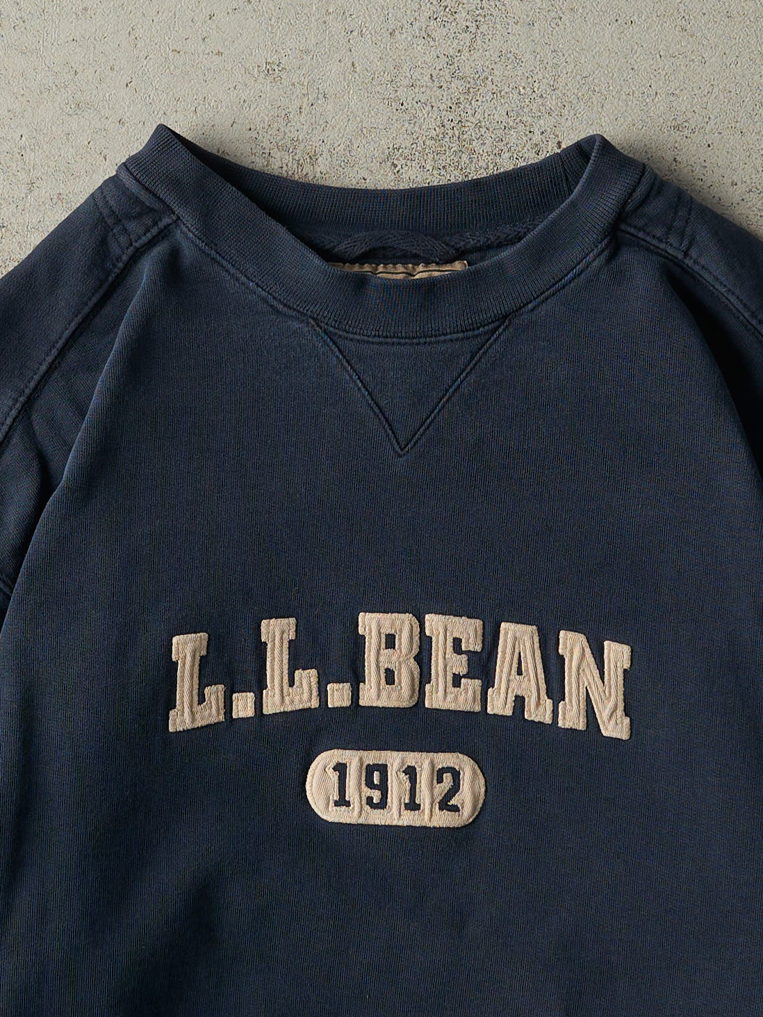 Vintage 90s Navy Blue Embroidered LL Bean Crewneck (L)