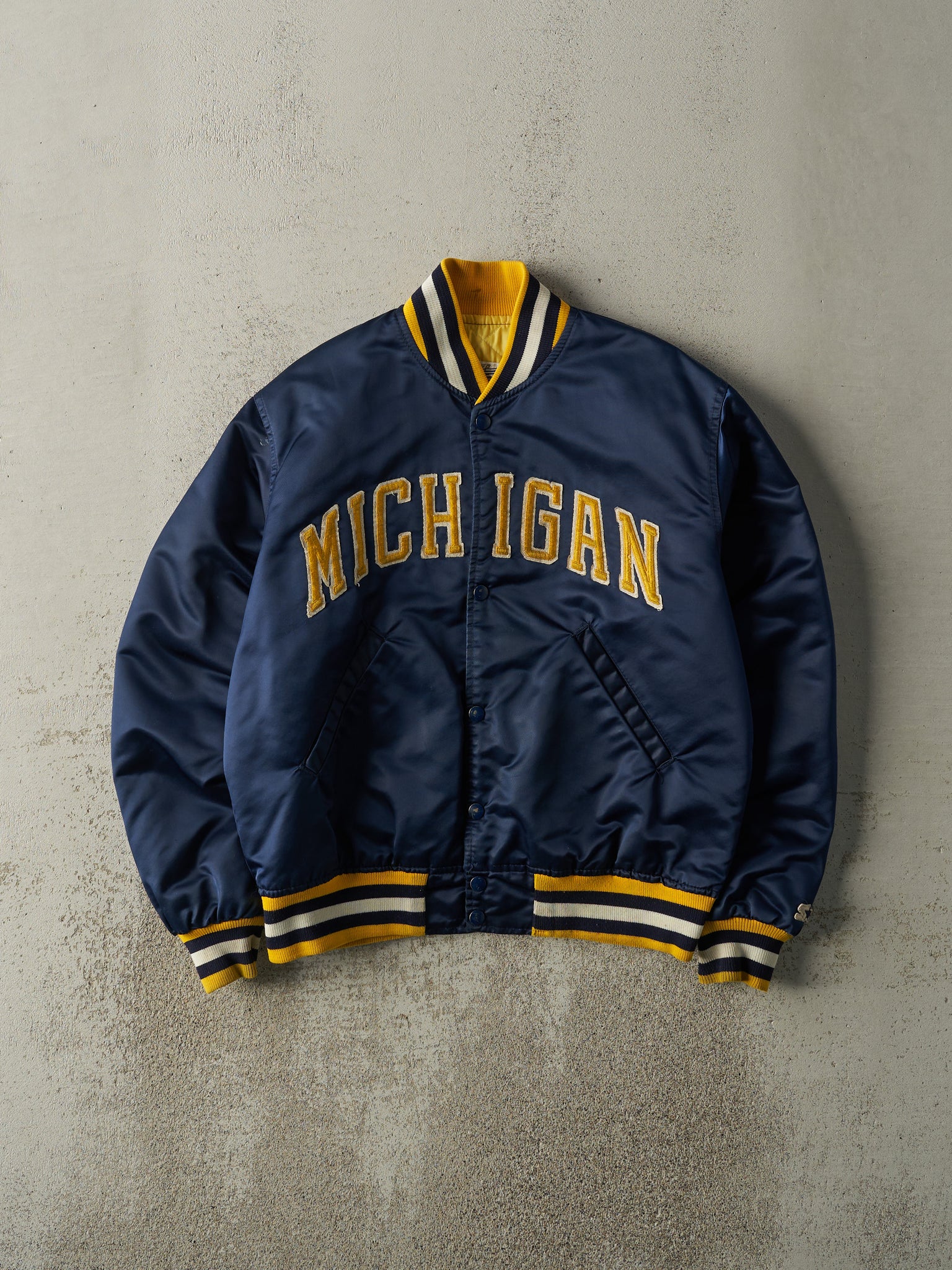 Vintage 90s Navy Blue University of Michigan Bomber Jacket (M)