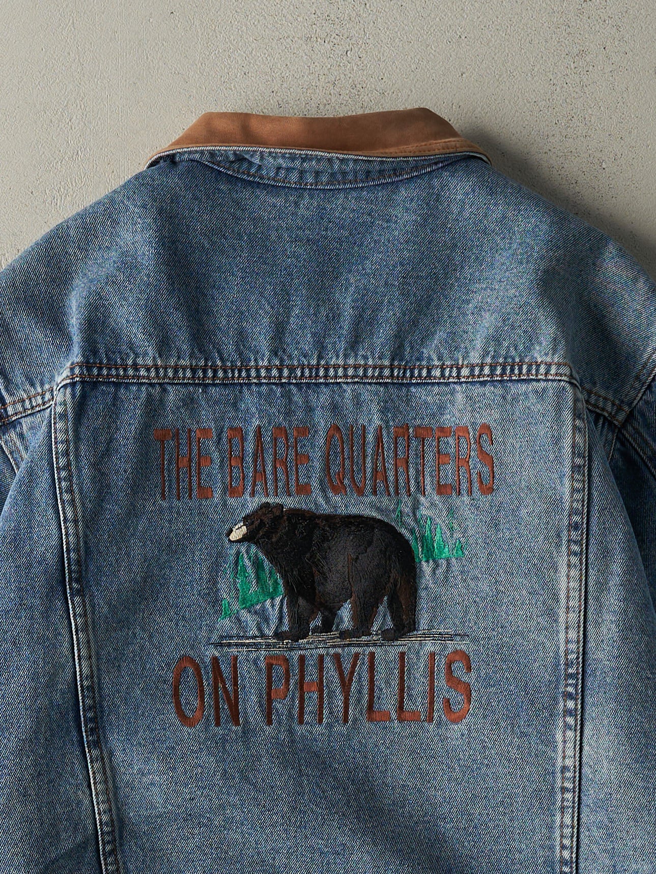 Vintage 90s Light Wash Embroidered Fleece Lined Denim Jacket (S/M)