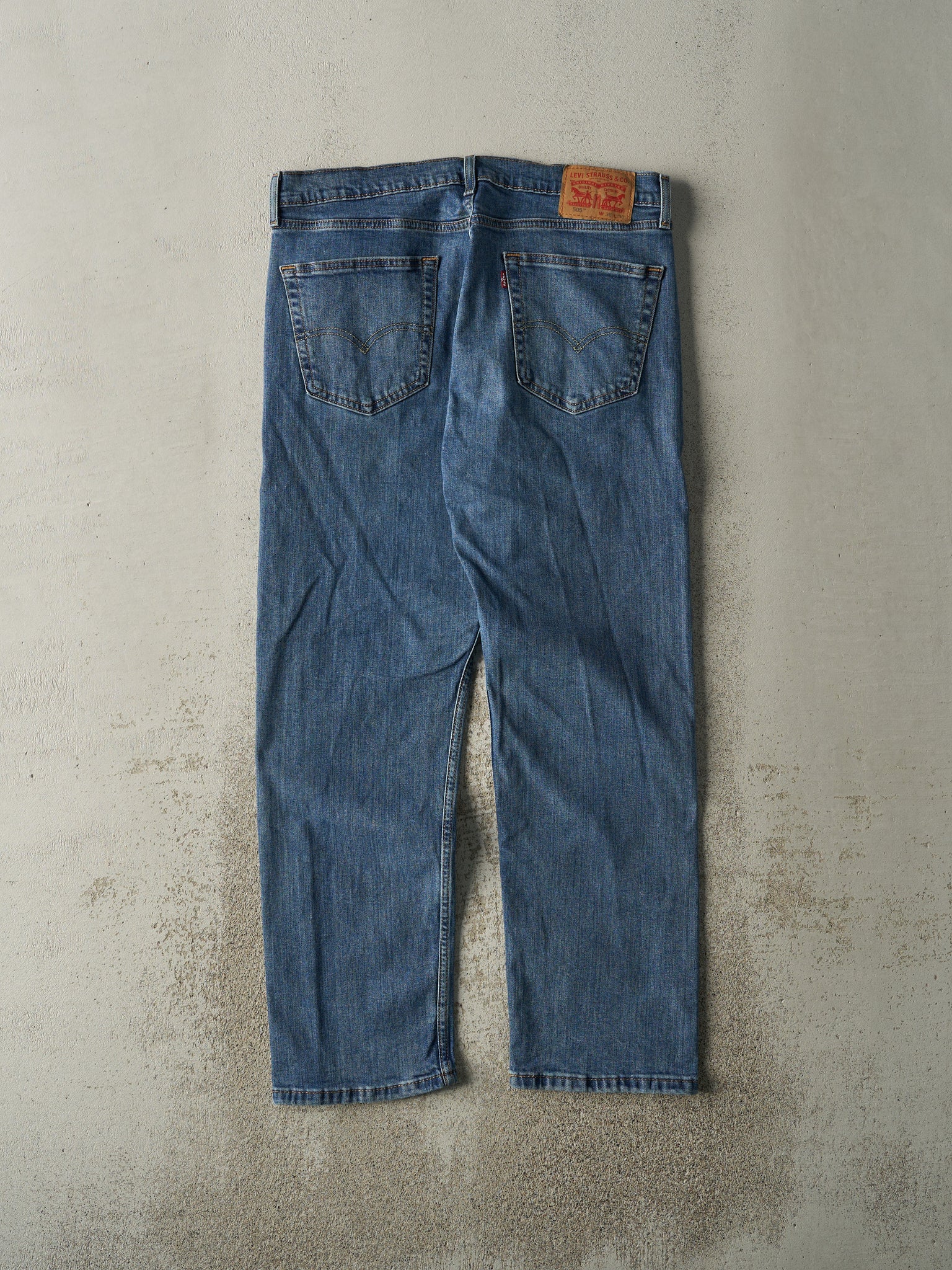 Vintage Y2K Dark Wash Levi's 505 Jeans (36x29)