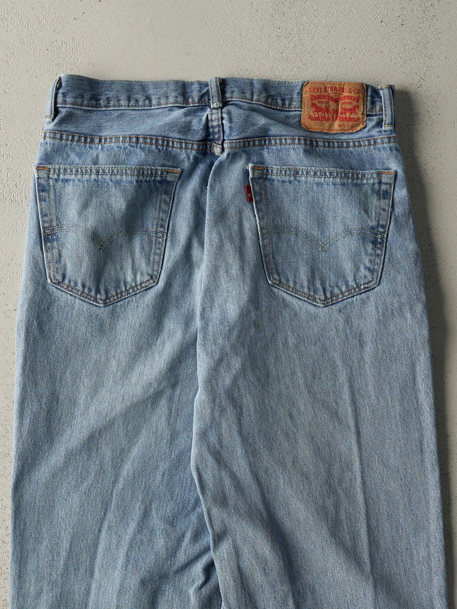 Vintage Y2K Light Wash Levi's 500 Jeans (34x32.5)