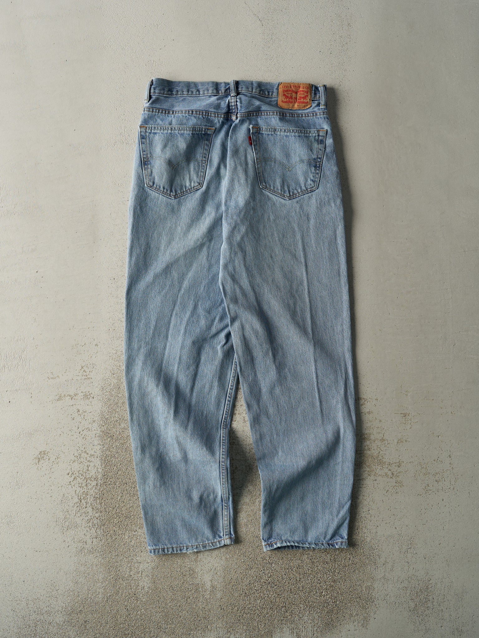 Vintage Y2K Light Wash Levi's 500 Jeans (34x32.5)