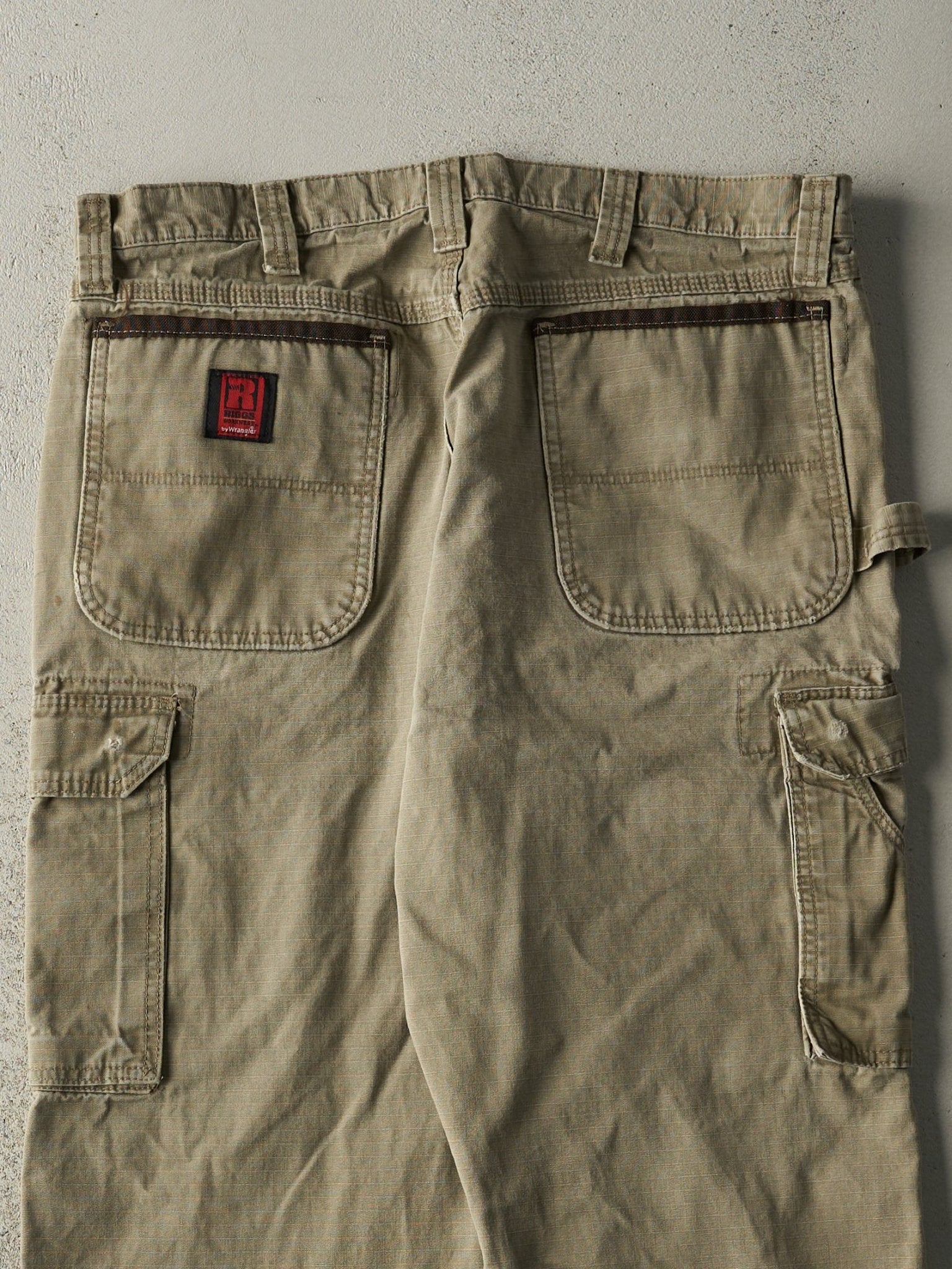 Vintage Y2K Beige Wrangler Riggs Ripstop Double Knee Cargo Pants (36x29)