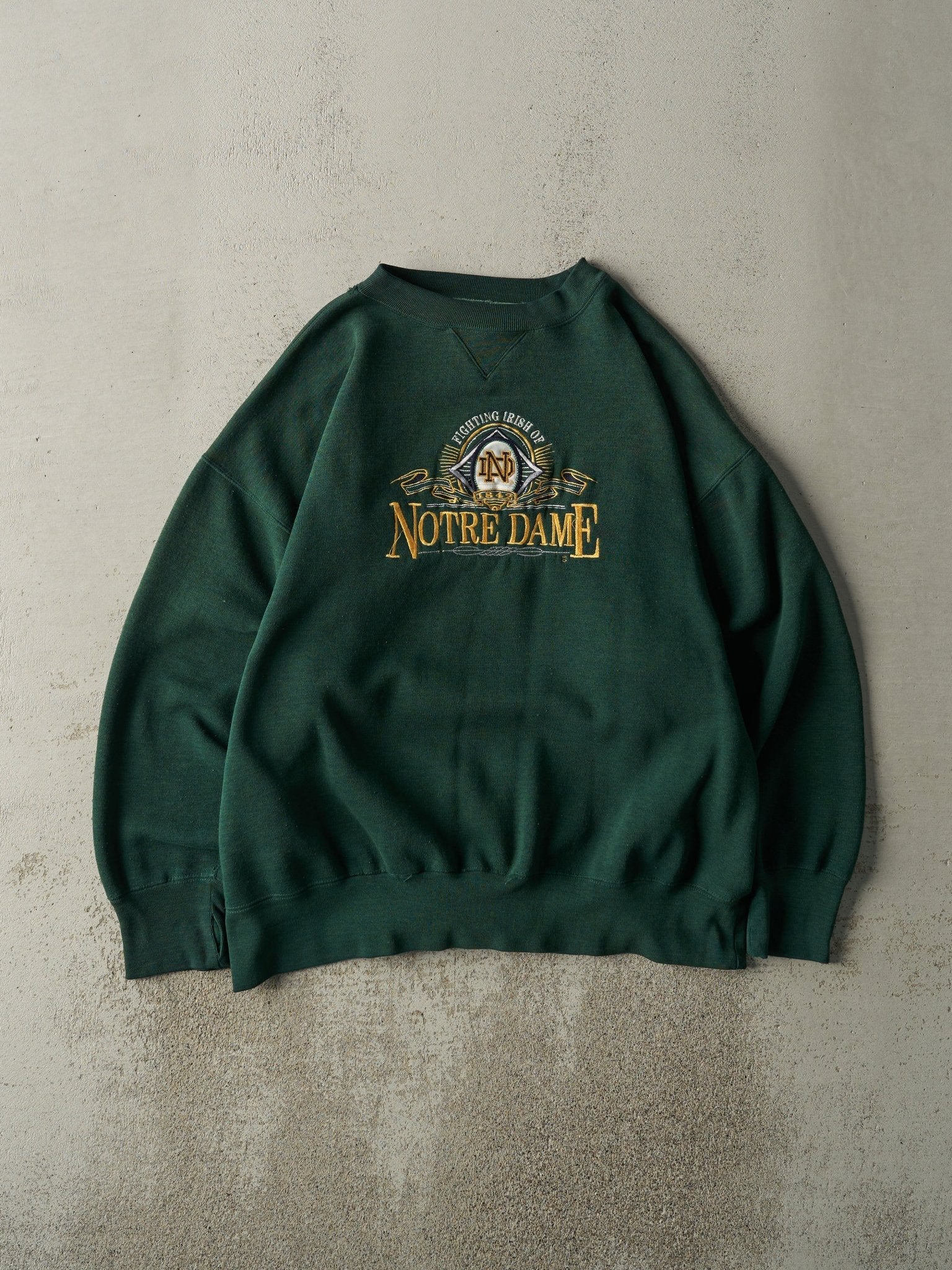 Vintage 90s Green Embroidered Notre Dame Fighting Irish Crewneck (XL)