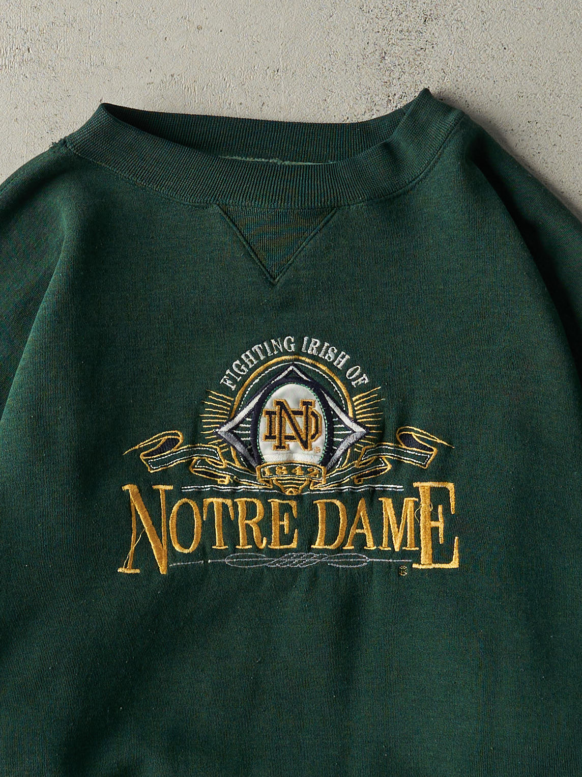 Vintage 90s Green Embroidered Notre Dame Fighting Irish Crewneck (XL)